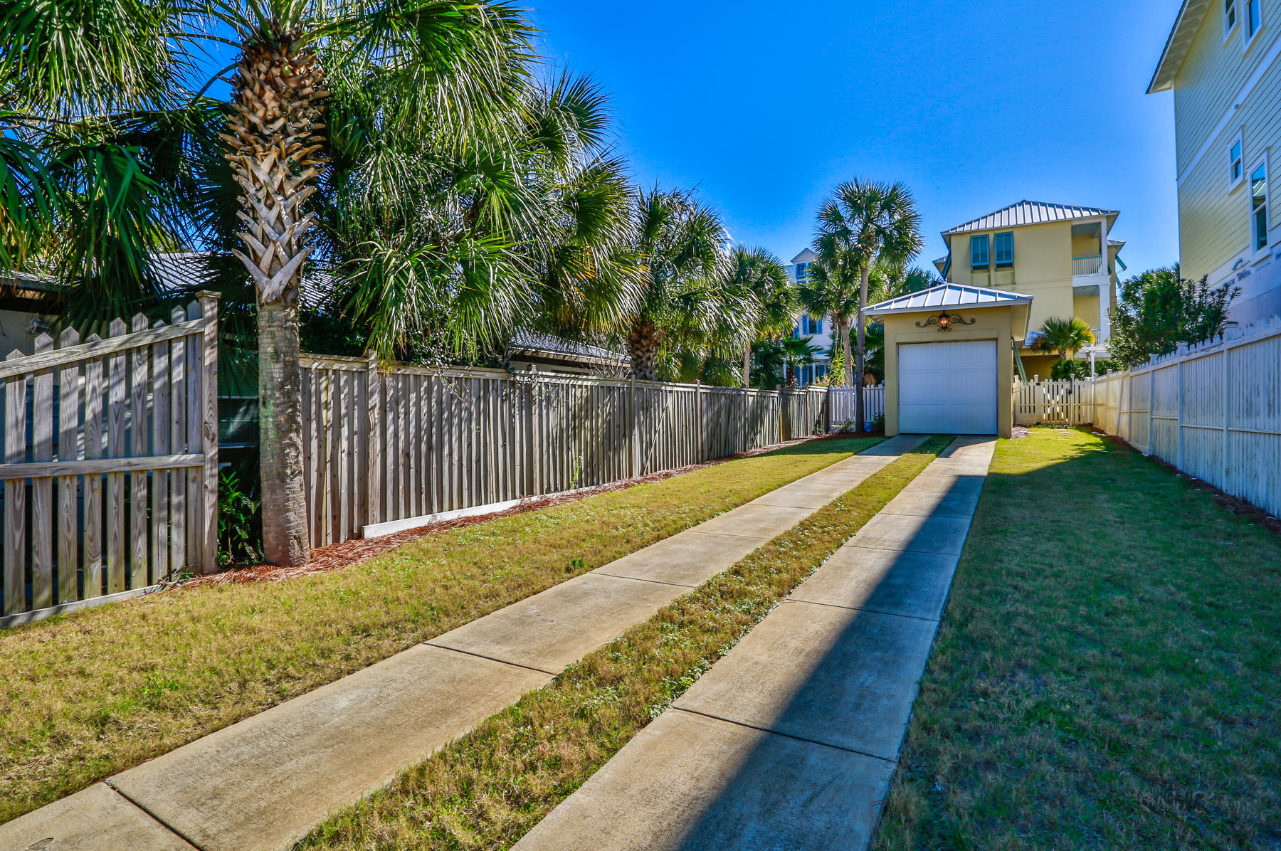 Frangista Beach - Residential