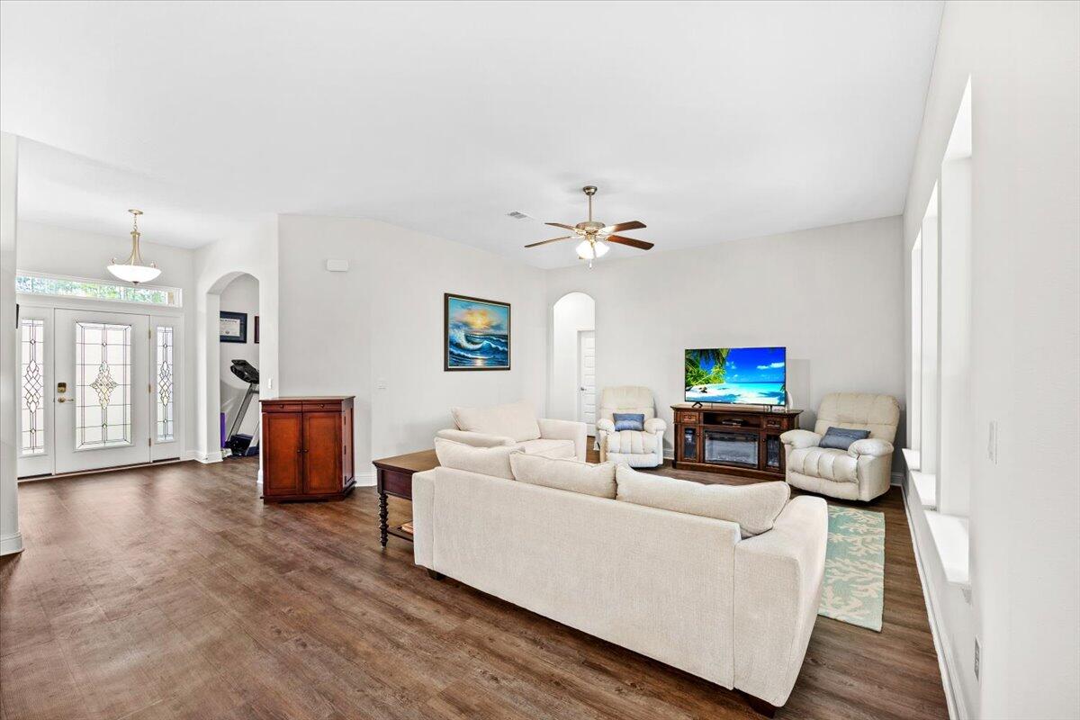 HOLLEY BY THE SEA - Residential