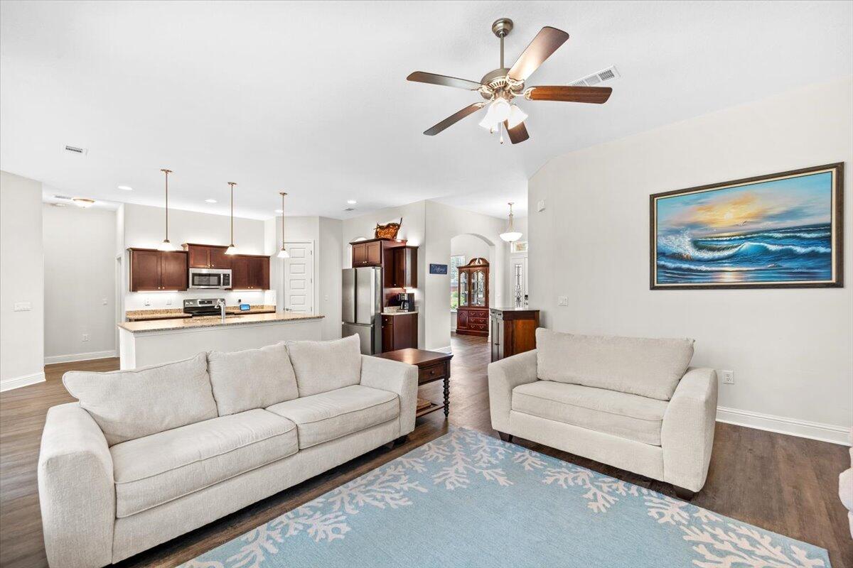HOLLEY BY THE SEA - Residential