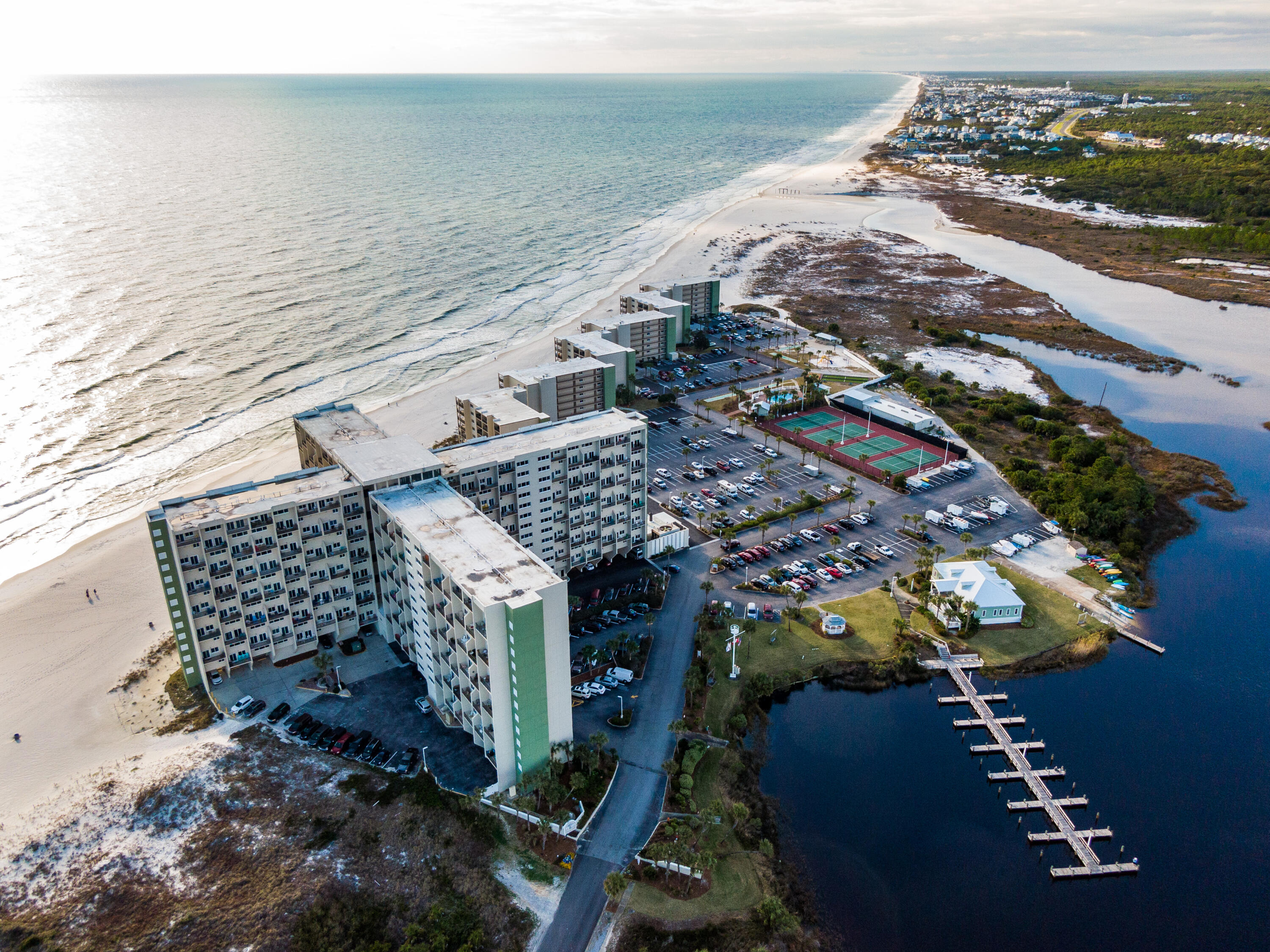 PINNACLE PORT - Residential