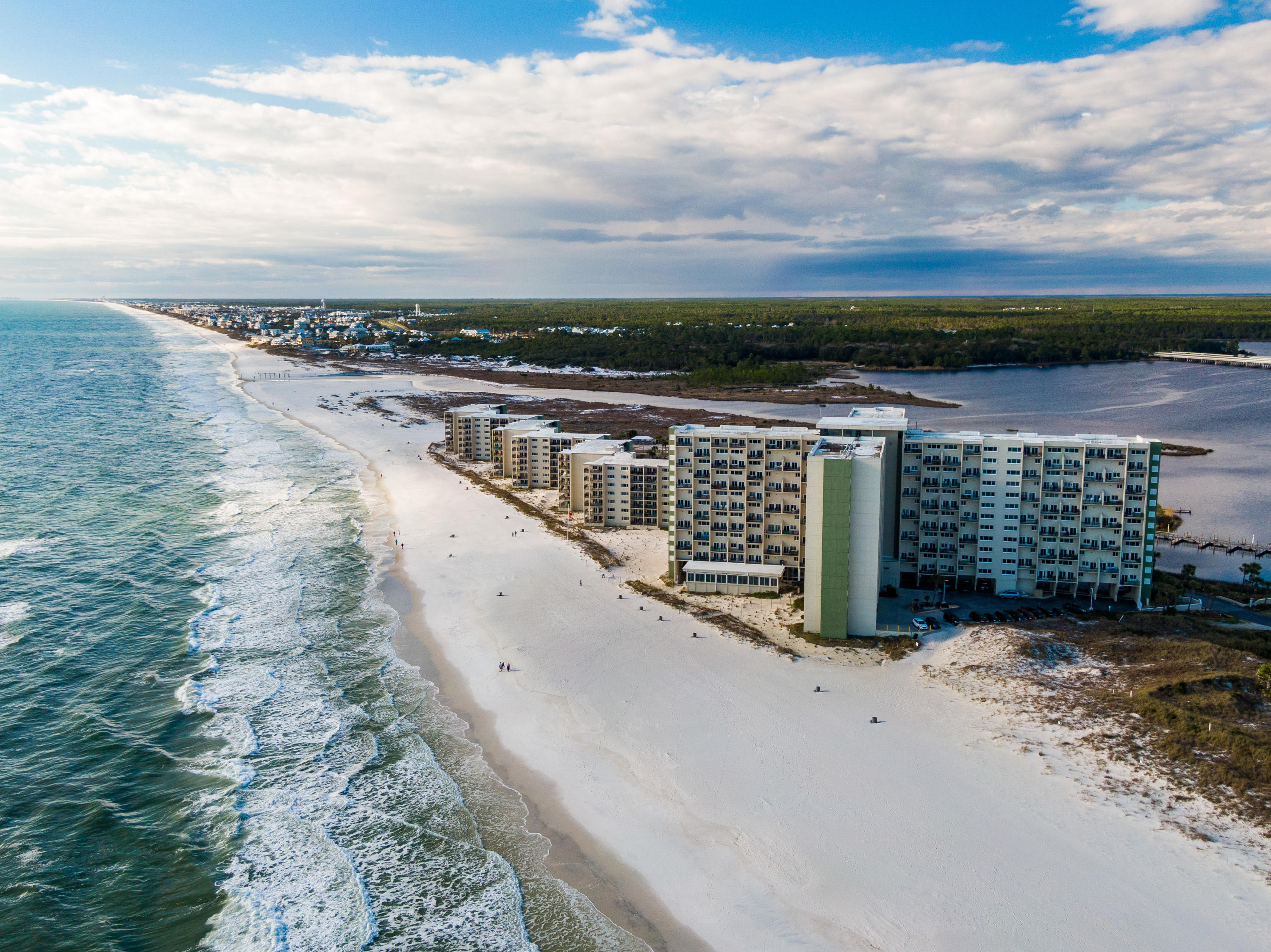 PINNACLE PORT - Residential