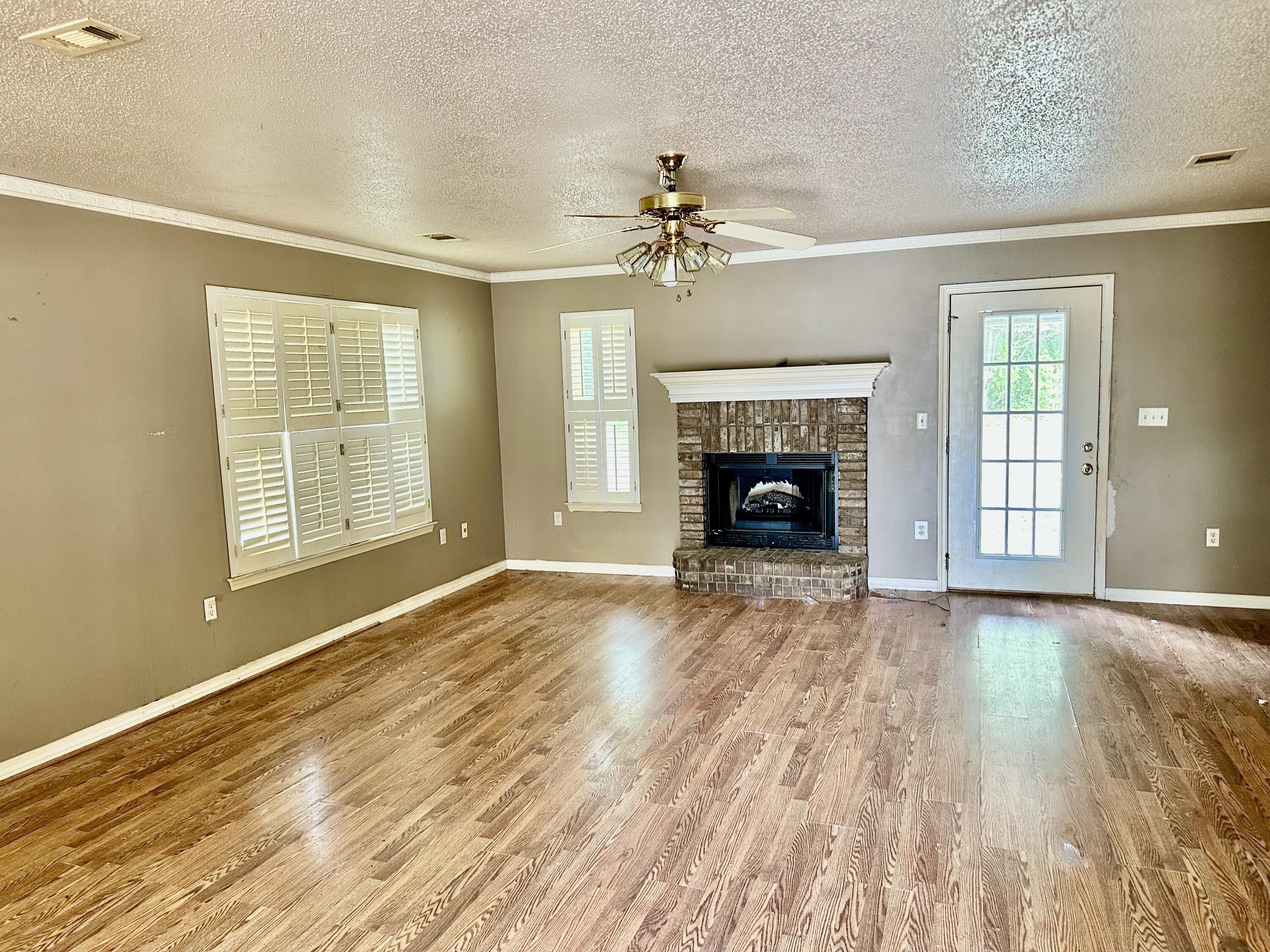 COUNTRYVIEW ESTATES 3RD ADDN - Residential