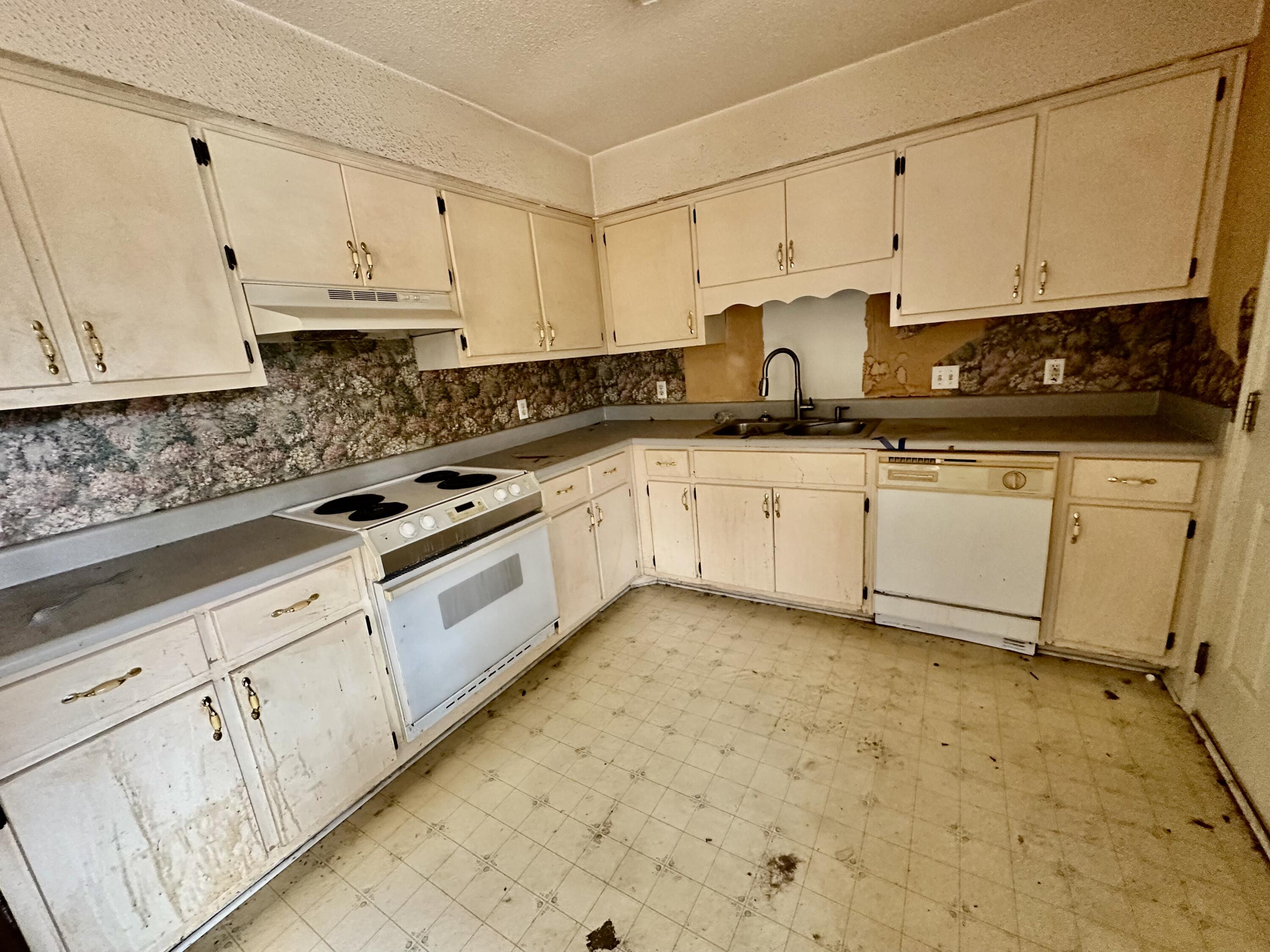 COUNTRYVIEW ESTATES 3RD ADDN - Residential