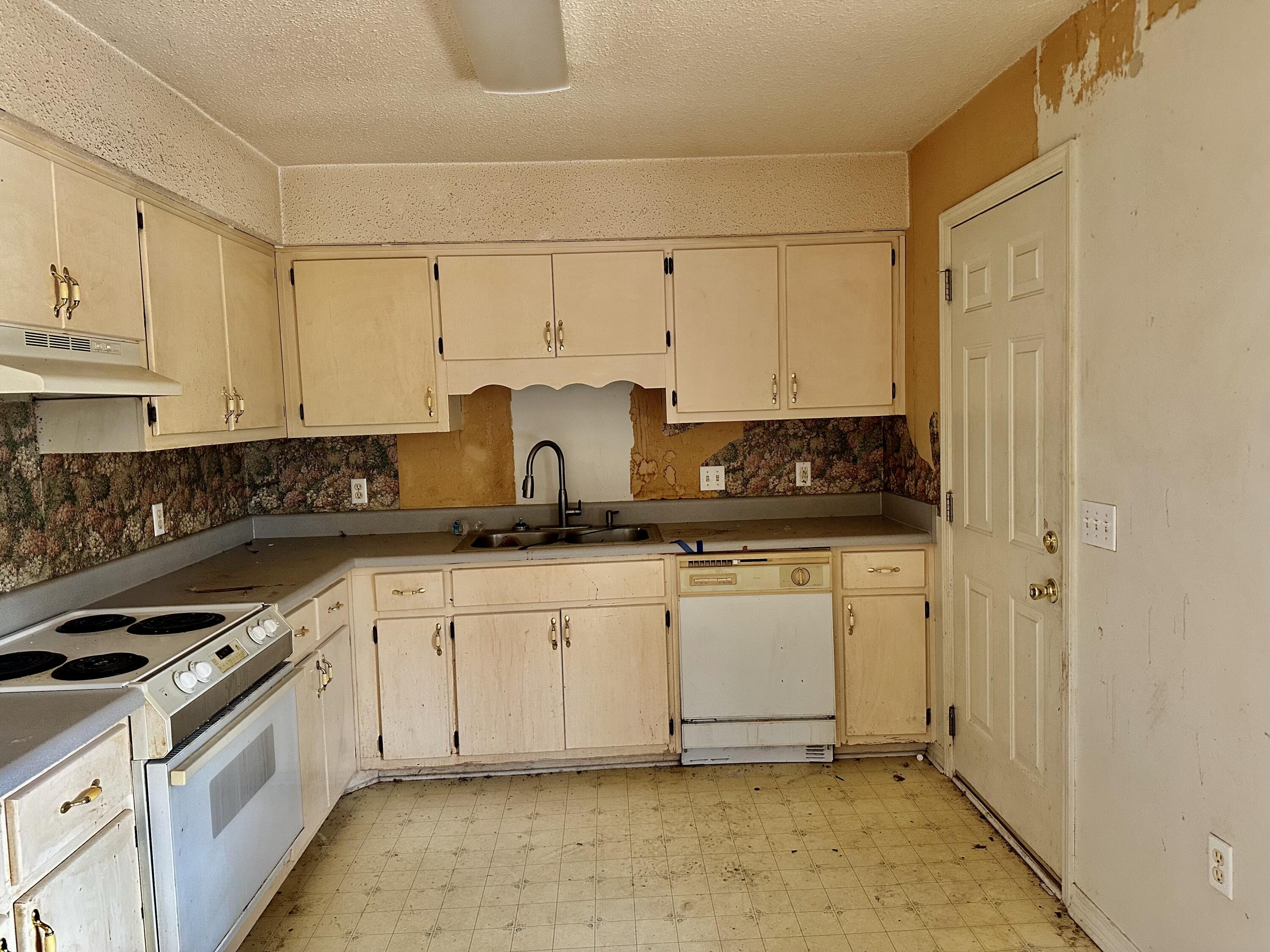 COUNTRYVIEW ESTATES 3RD ADDN - Residential