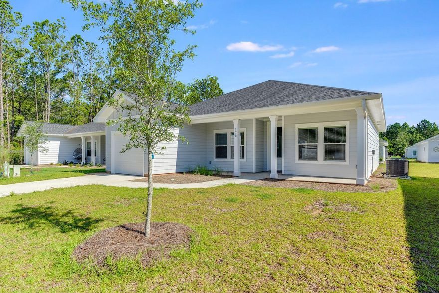 LARGE FENCED BACKYARD! Welcome to 170 Bradford Court! This spacious 3-bedroom, 2-bathroom home features a modern open concept design with a split bedroom floorplan. Enjoy the large, fenced-in backyard and patio. The kitchen includes stylish quartz countertops, soft-close cabinets, and stainless steel appliances. Move-in ready with a washer and dryer included. Located just 15 minutes from the beach, this home combines comfort and convenience. Plus, take advantage of this special offer: 1/2 off the first month's rent on a 12-month lease, with an option to extend to 24 months and receive another 1/2 off your first month. Don't miss this opportunity to live in a desirable location in the center of Freeport!