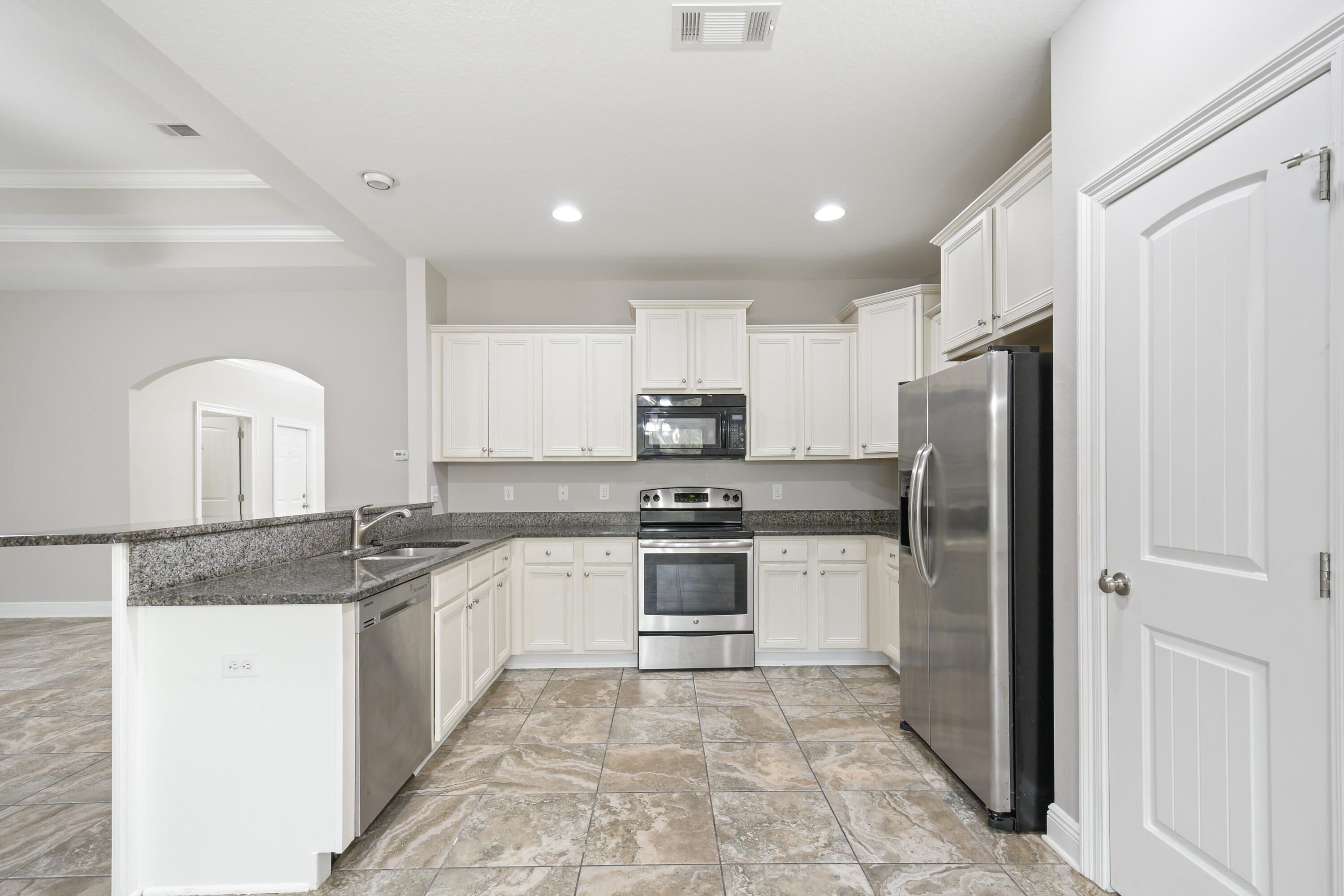 WHISPERING LAKE - Residential Lease