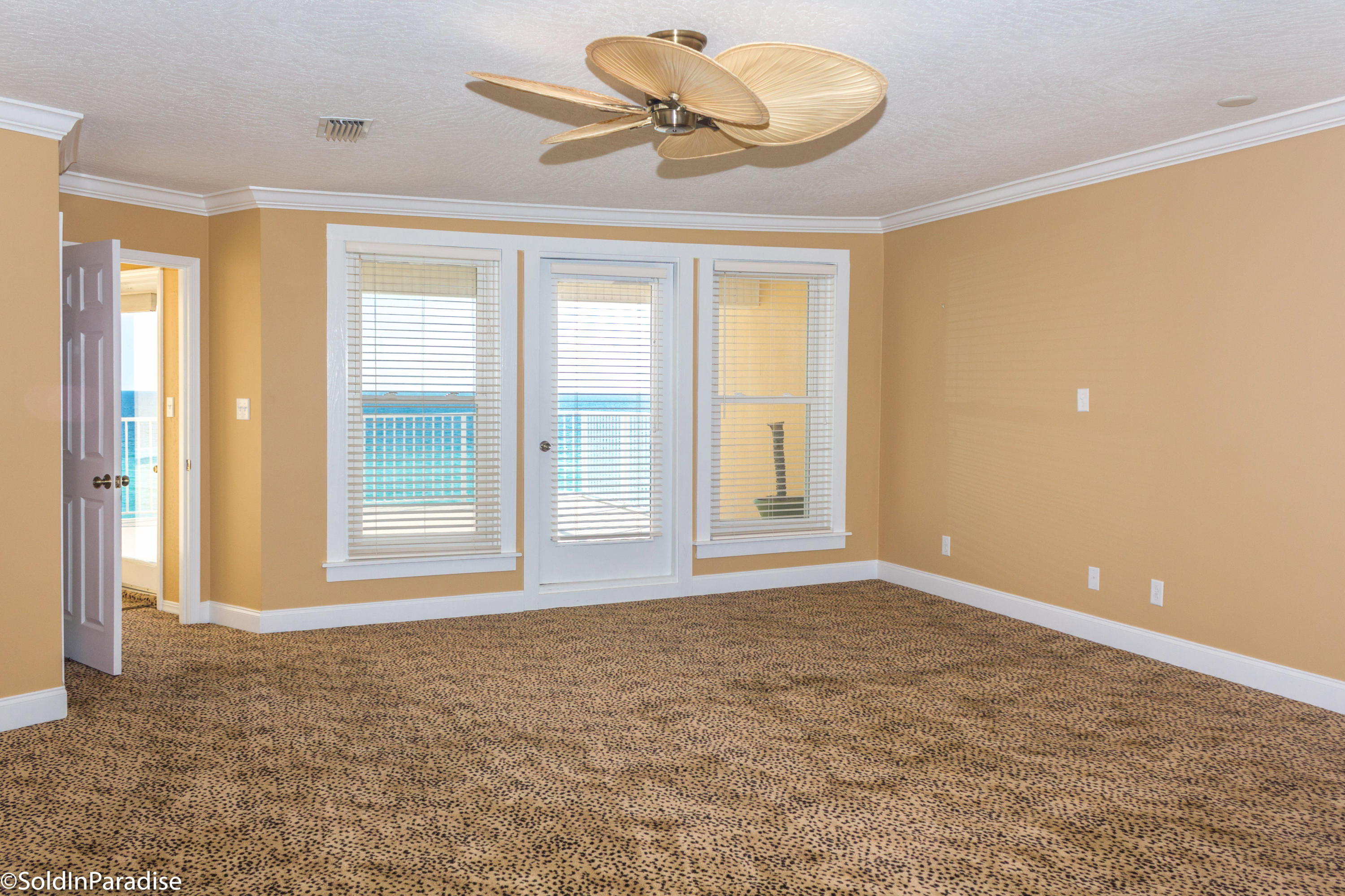 SANDSPUR CONDO - Residential