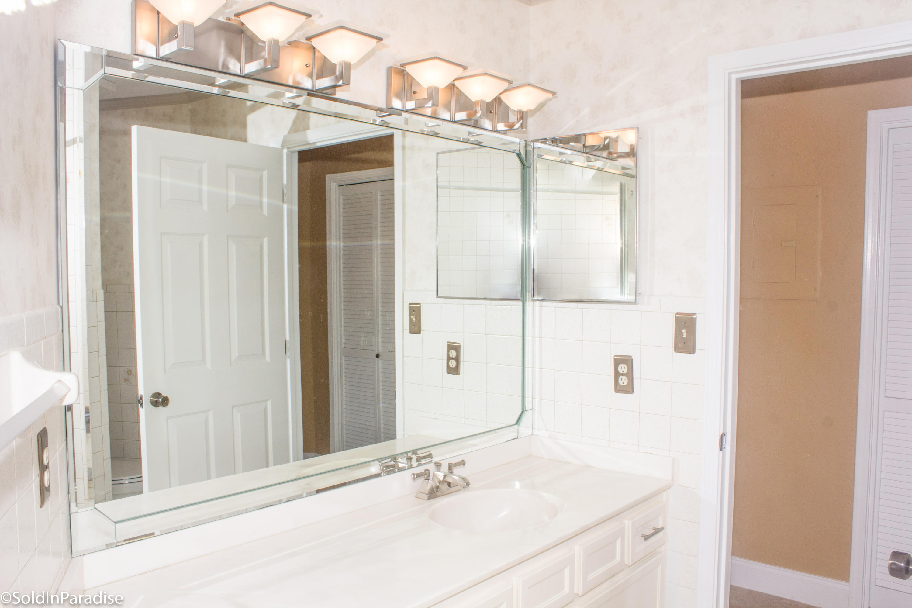 SANDSPUR CONDO - Residential