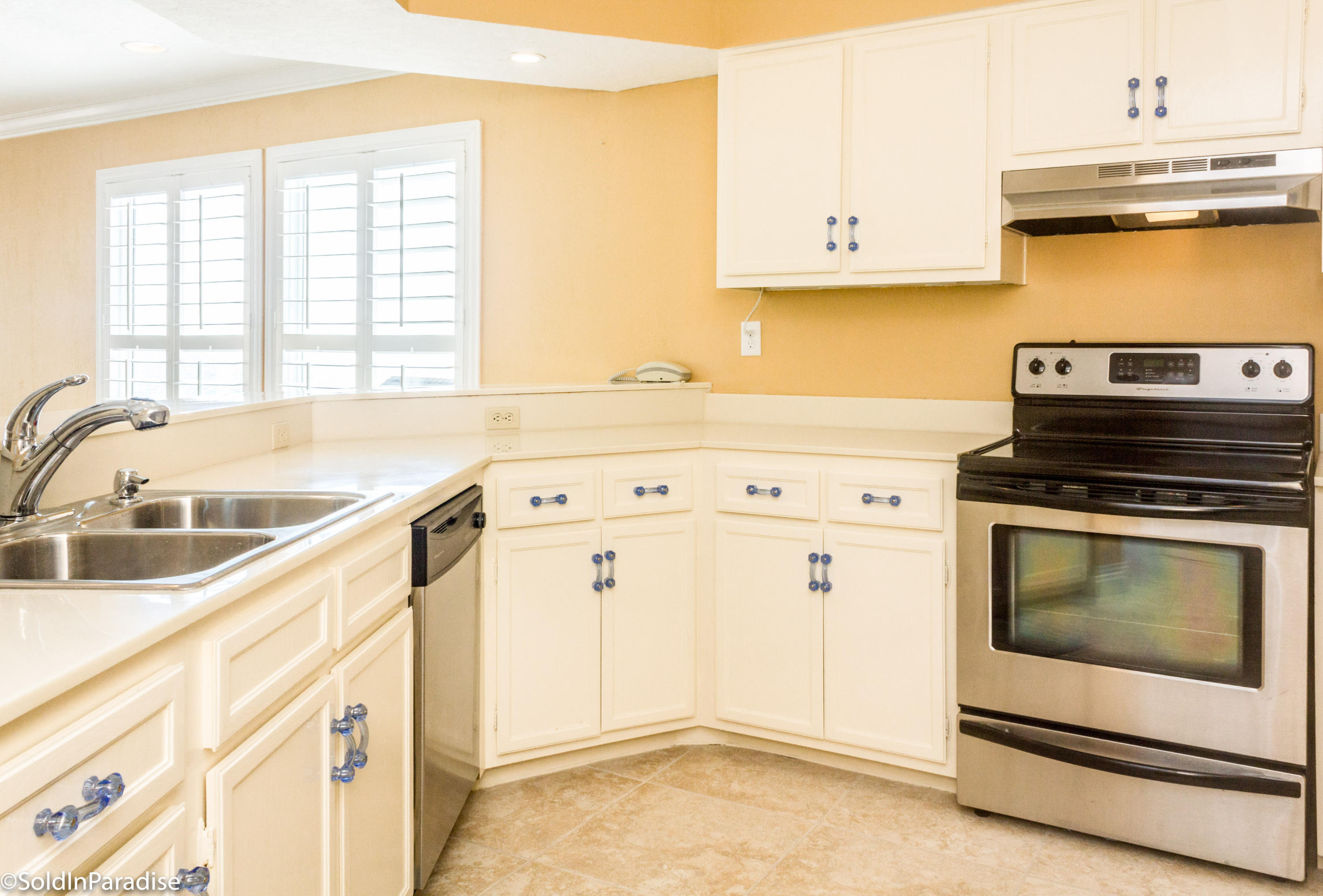 SANDSPUR CONDO - Residential