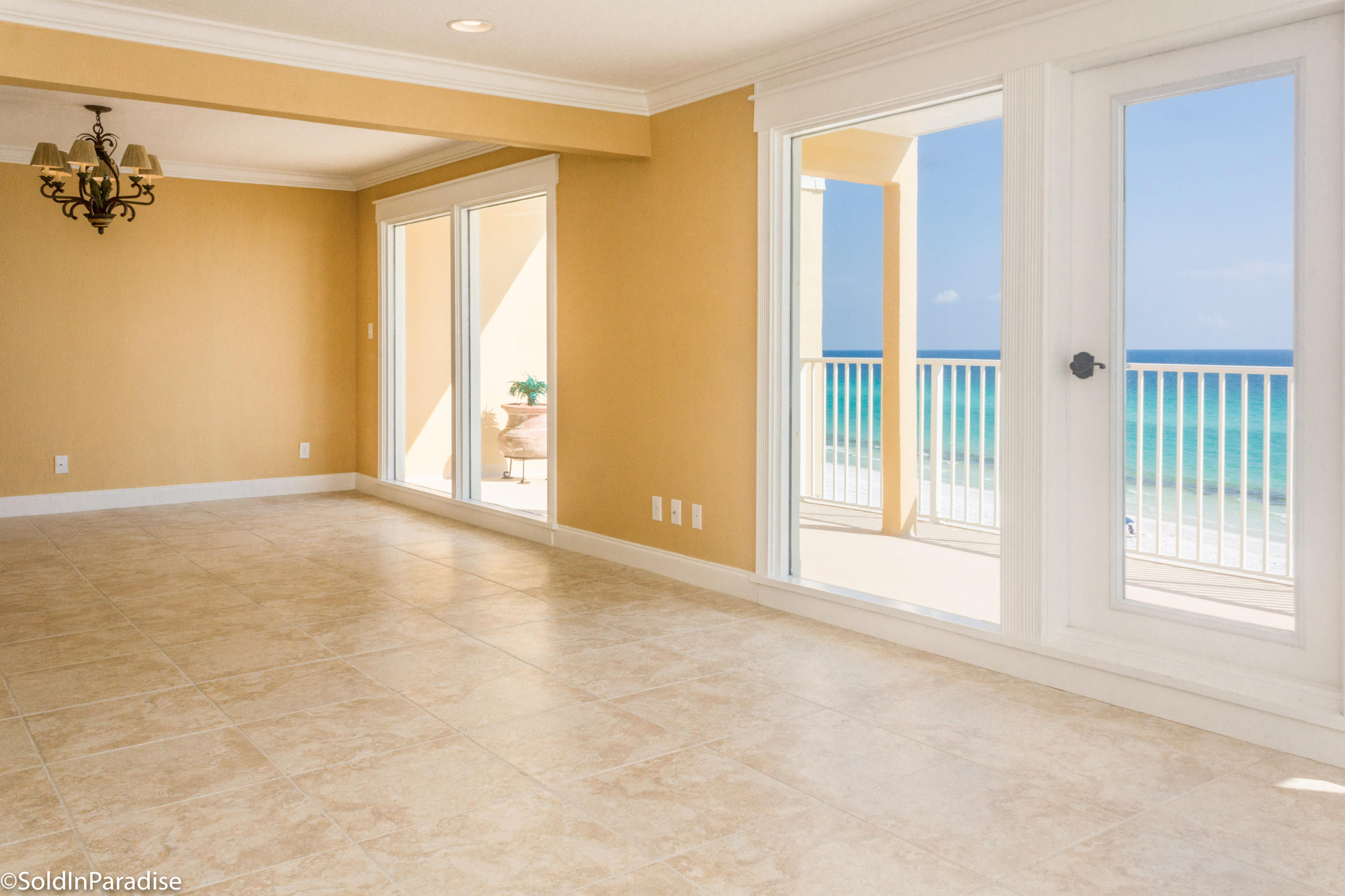 SANDSPUR CONDO - Residential