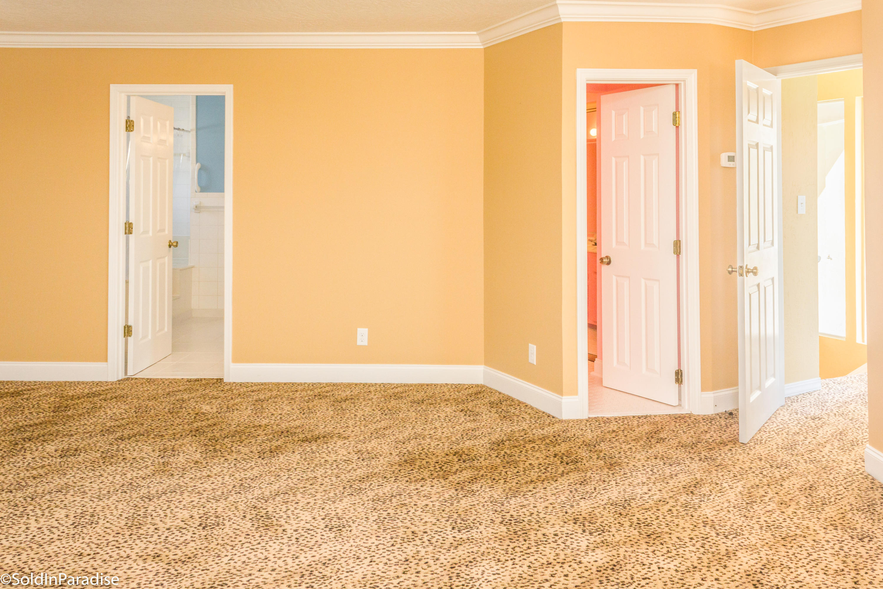 SANDSPUR CONDO - Residential