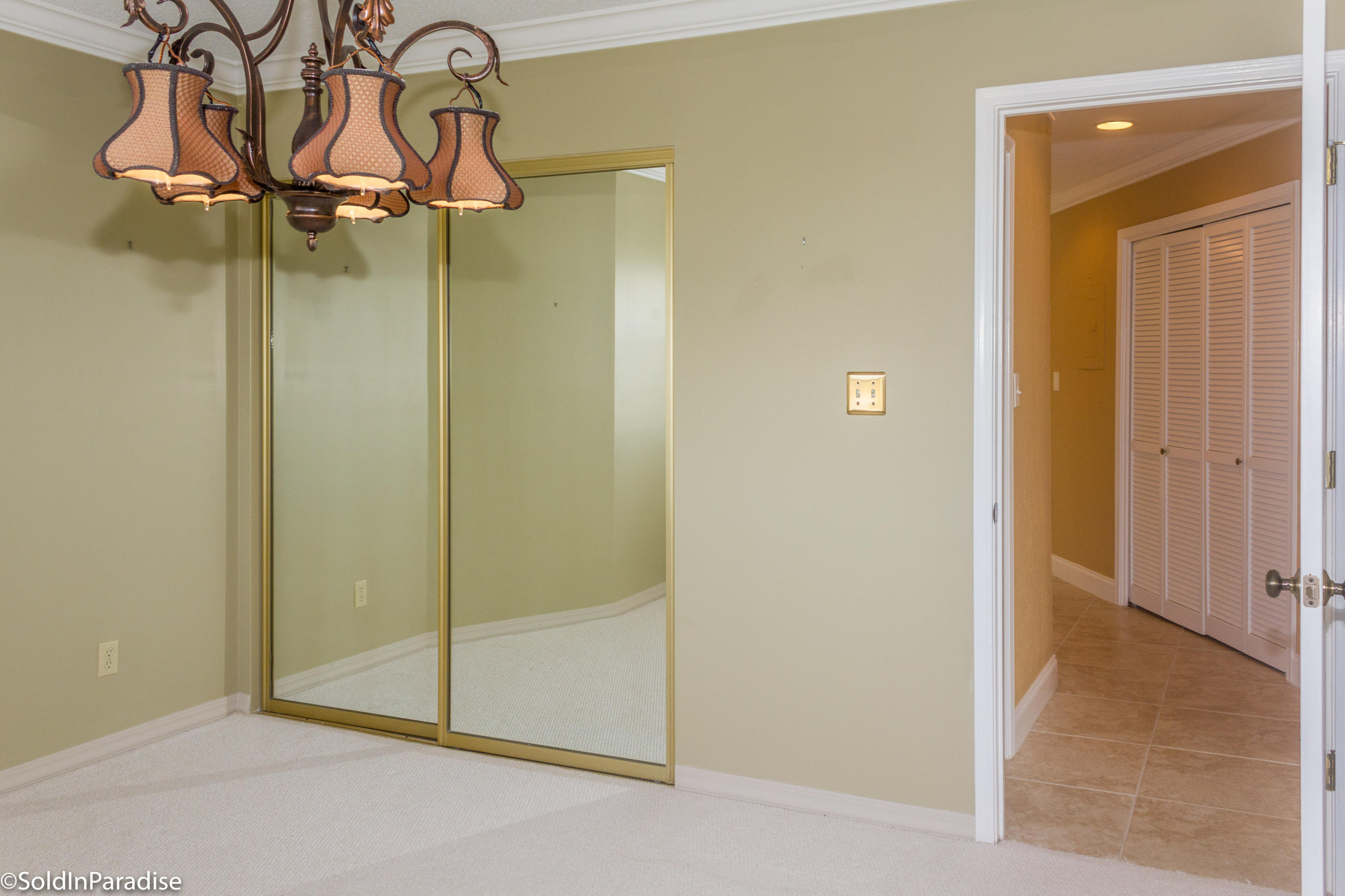 SANDSPUR CONDO - Residential