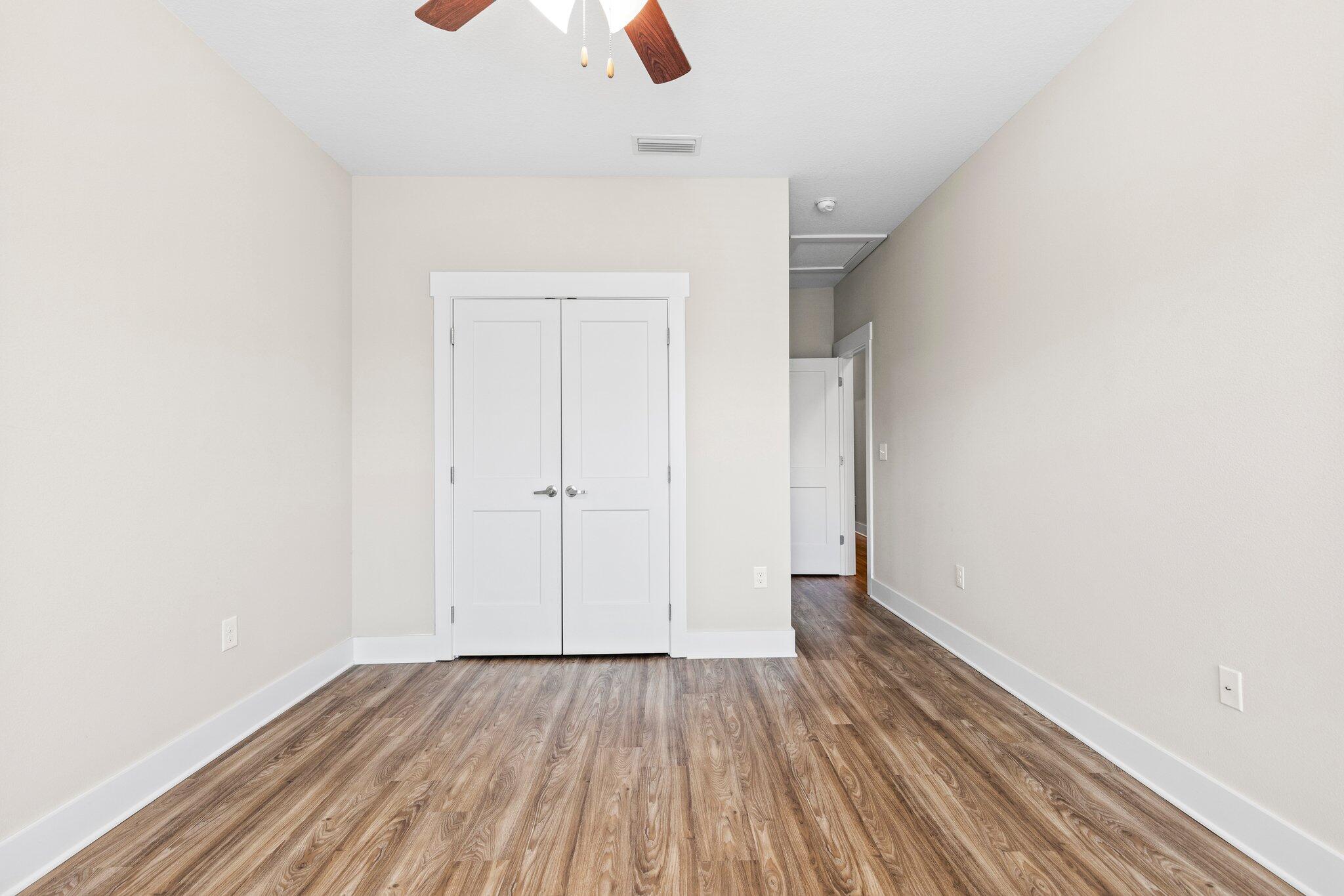 VERANDAS OF FREEPORT, THE - Residential Lease