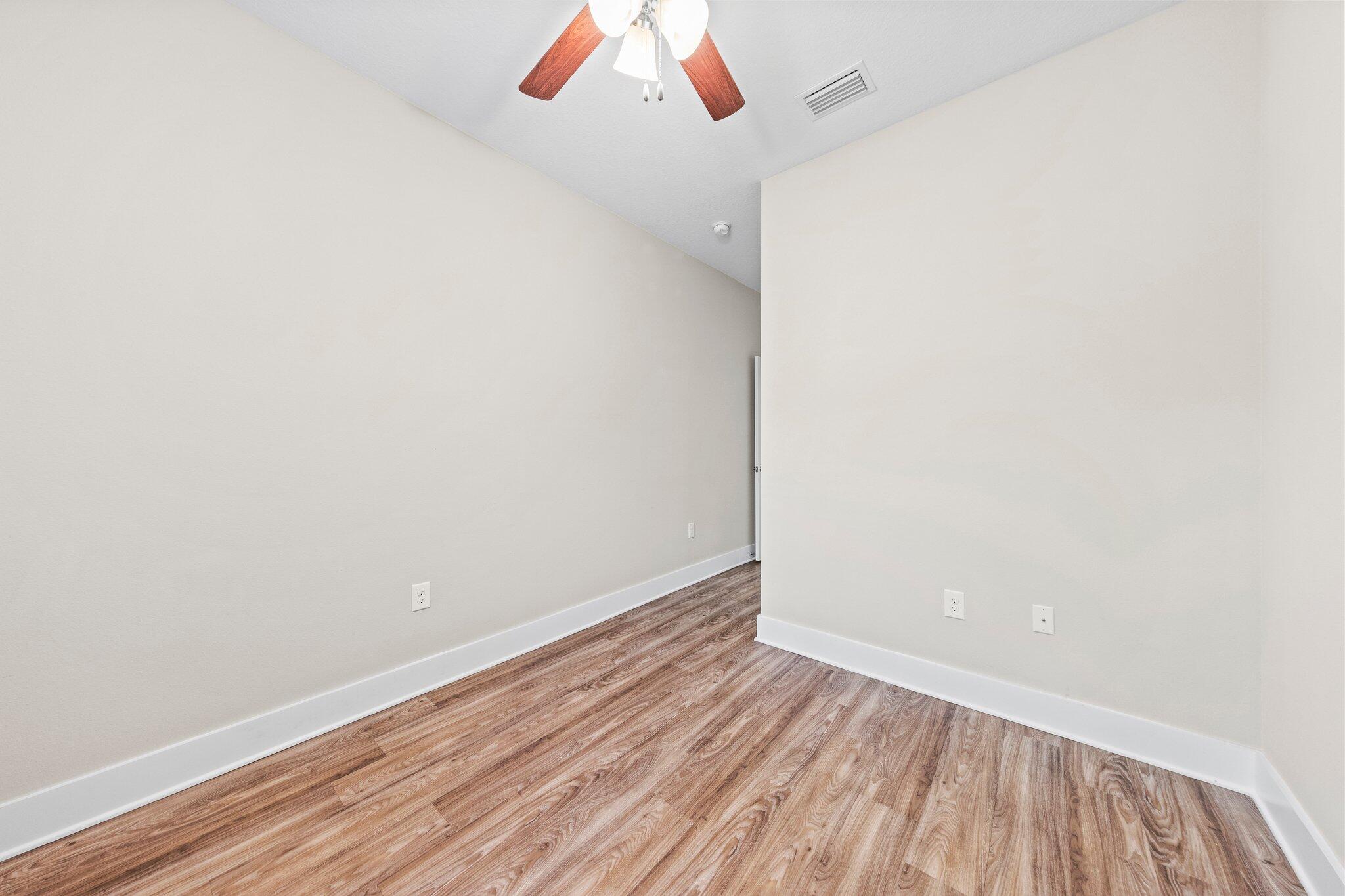 VERANDAS OF FREEPORT, THE - Residential Lease