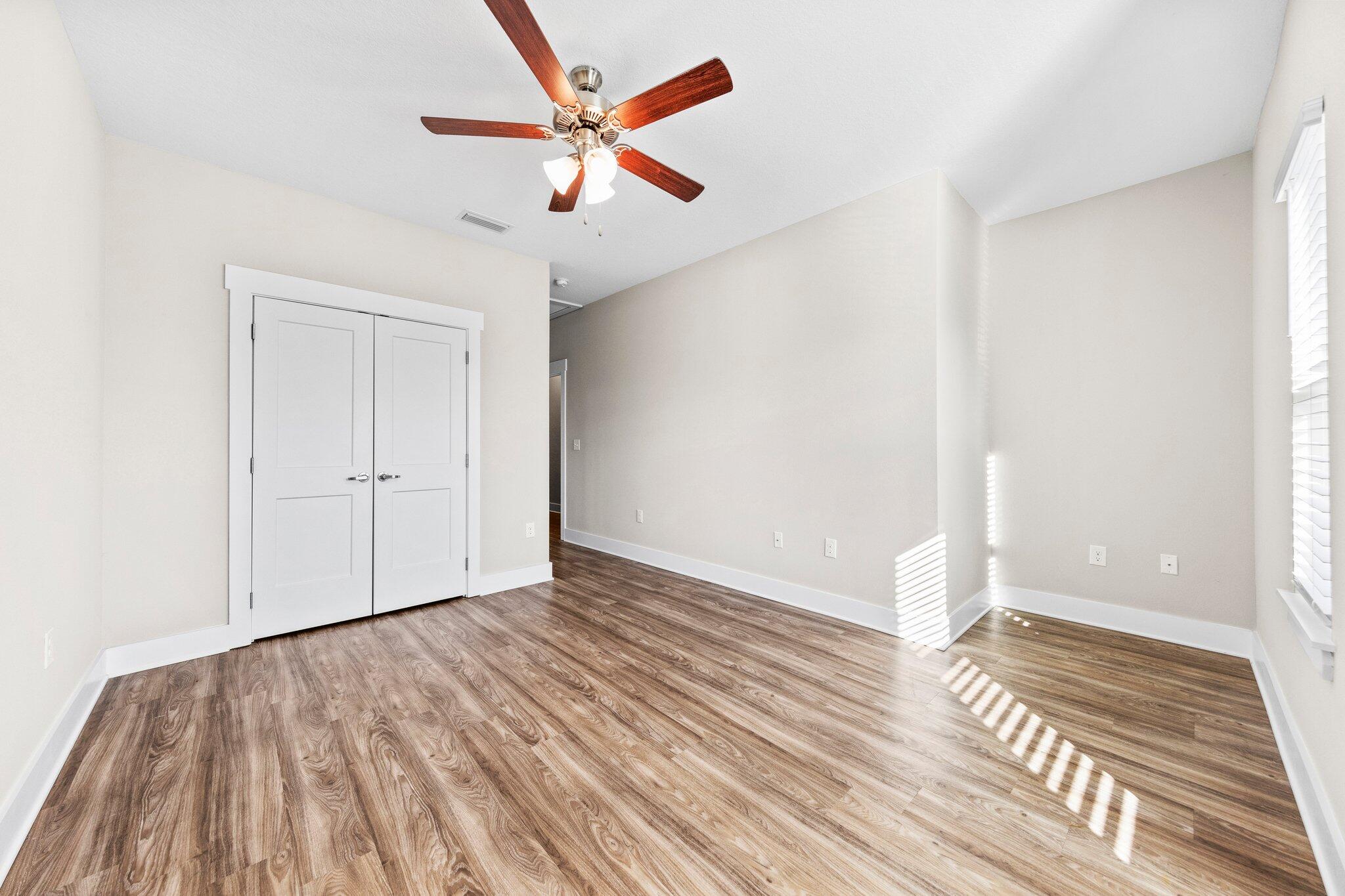 VERANDAS OF FREEPORT, THE - Residential Lease