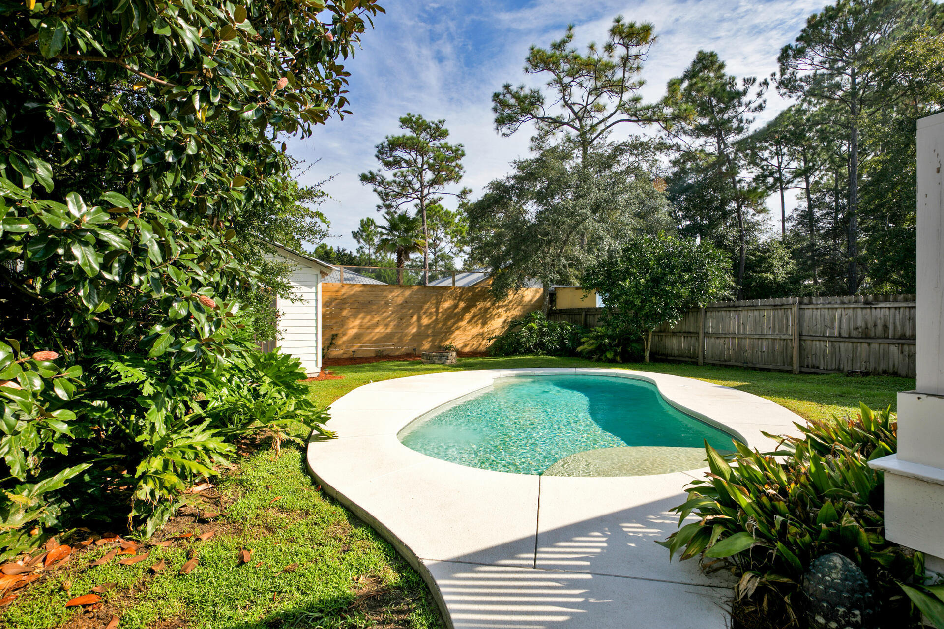 MAGNOLIA BEACH - Residential