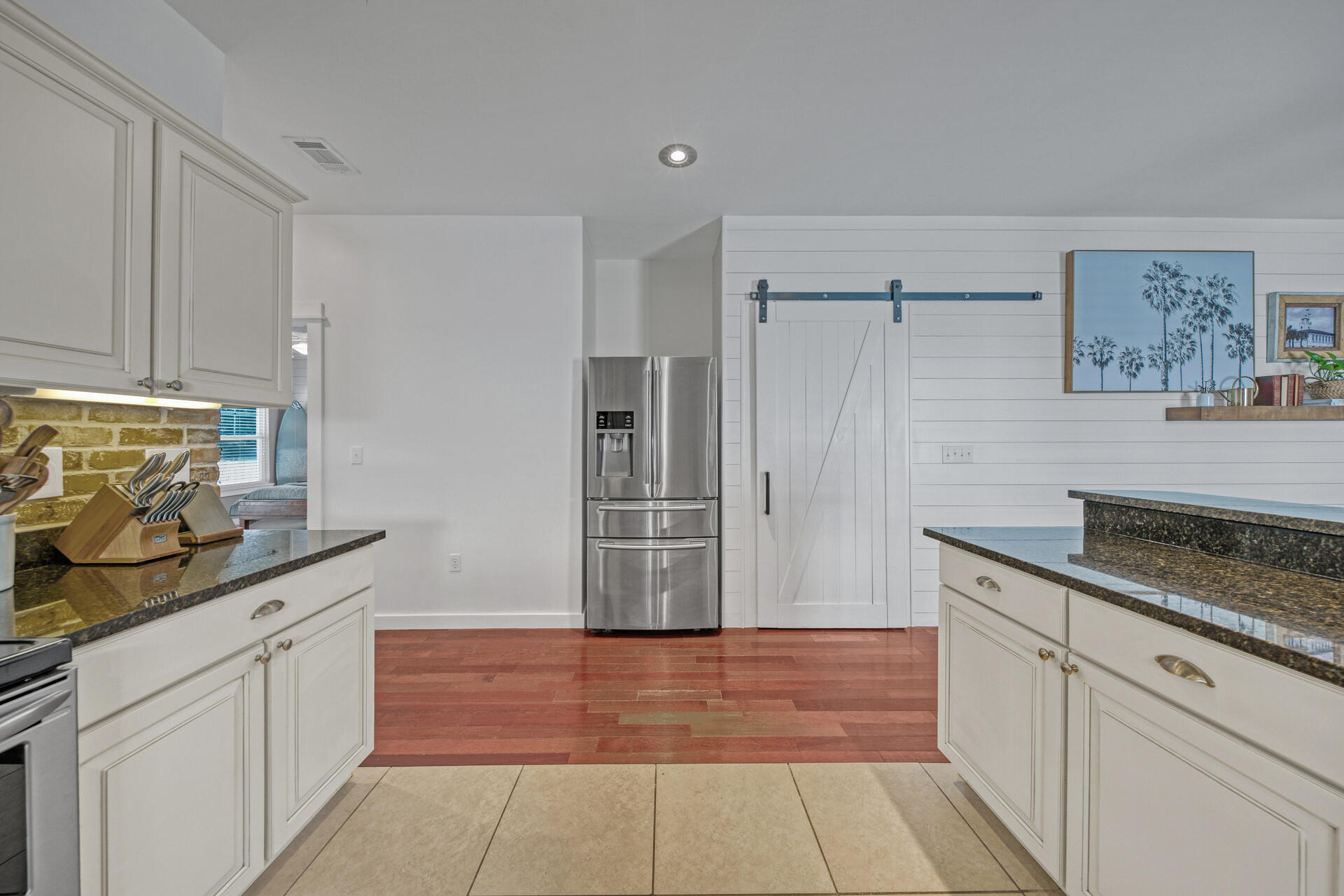 MAGNOLIA BEACH - Residential