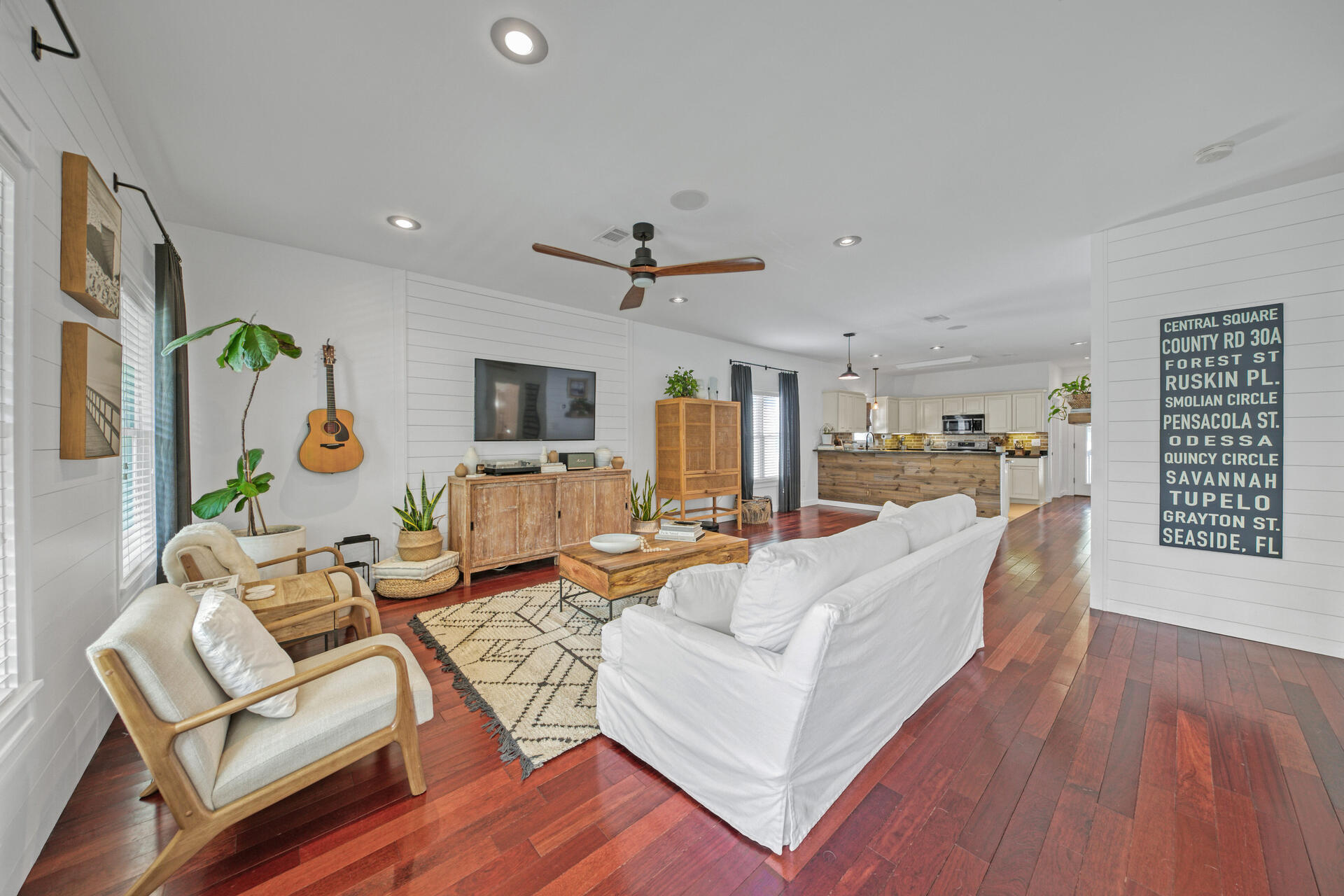 MAGNOLIA BEACH - Residential