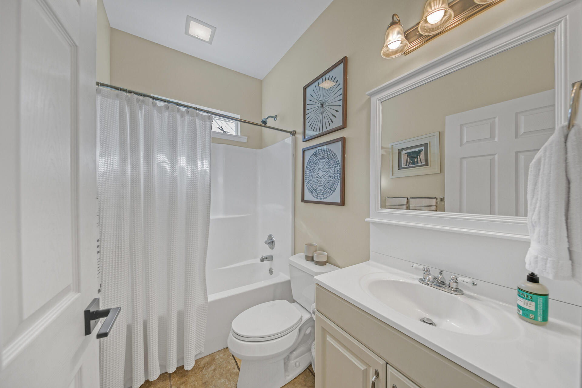 MAGNOLIA BEACH - Residential