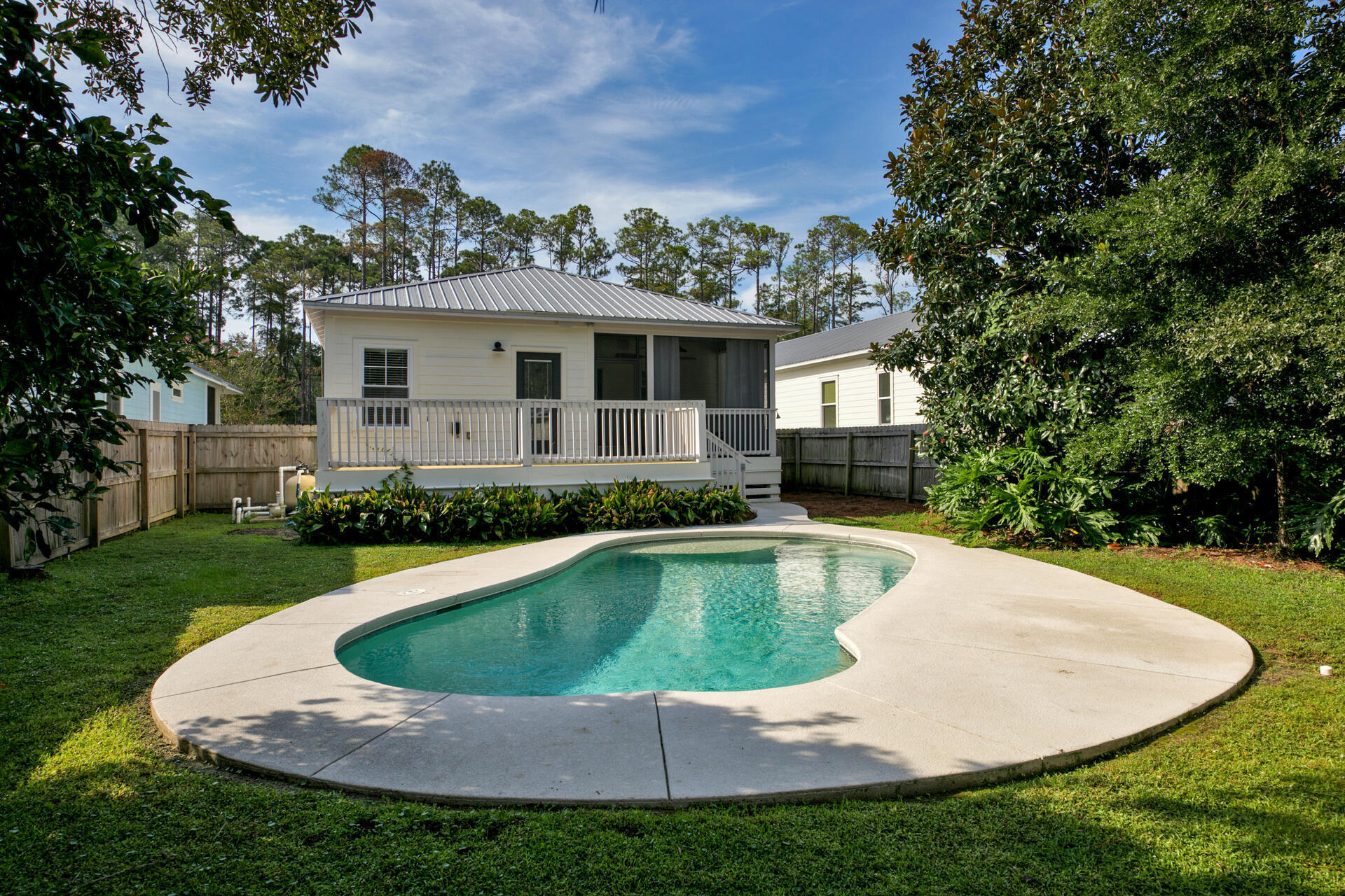 MAGNOLIA BEACH - Residential