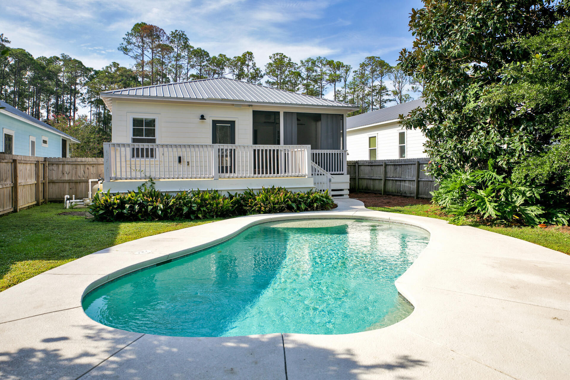 MAGNOLIA BEACH - Residential