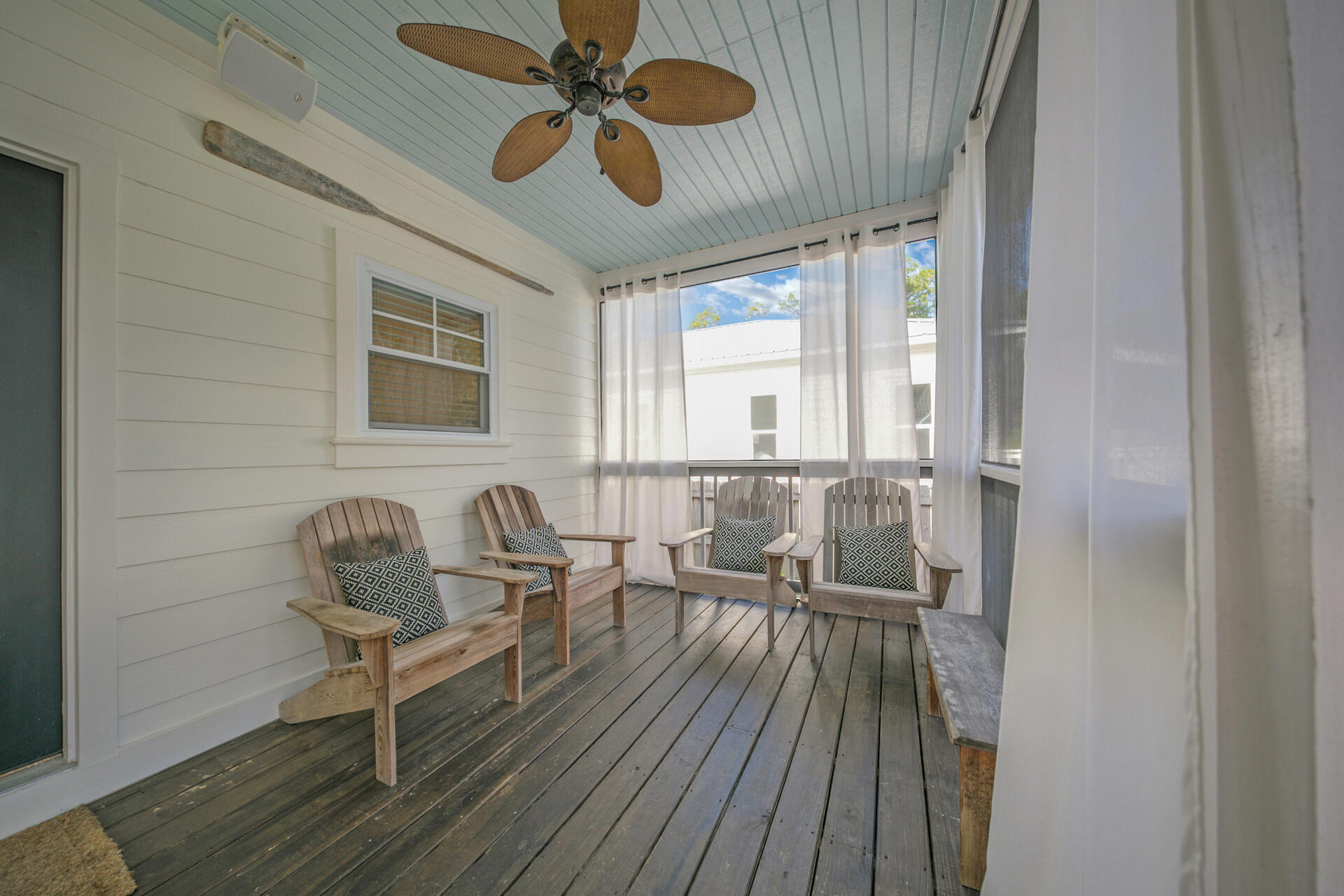 MAGNOLIA BEACH - Residential