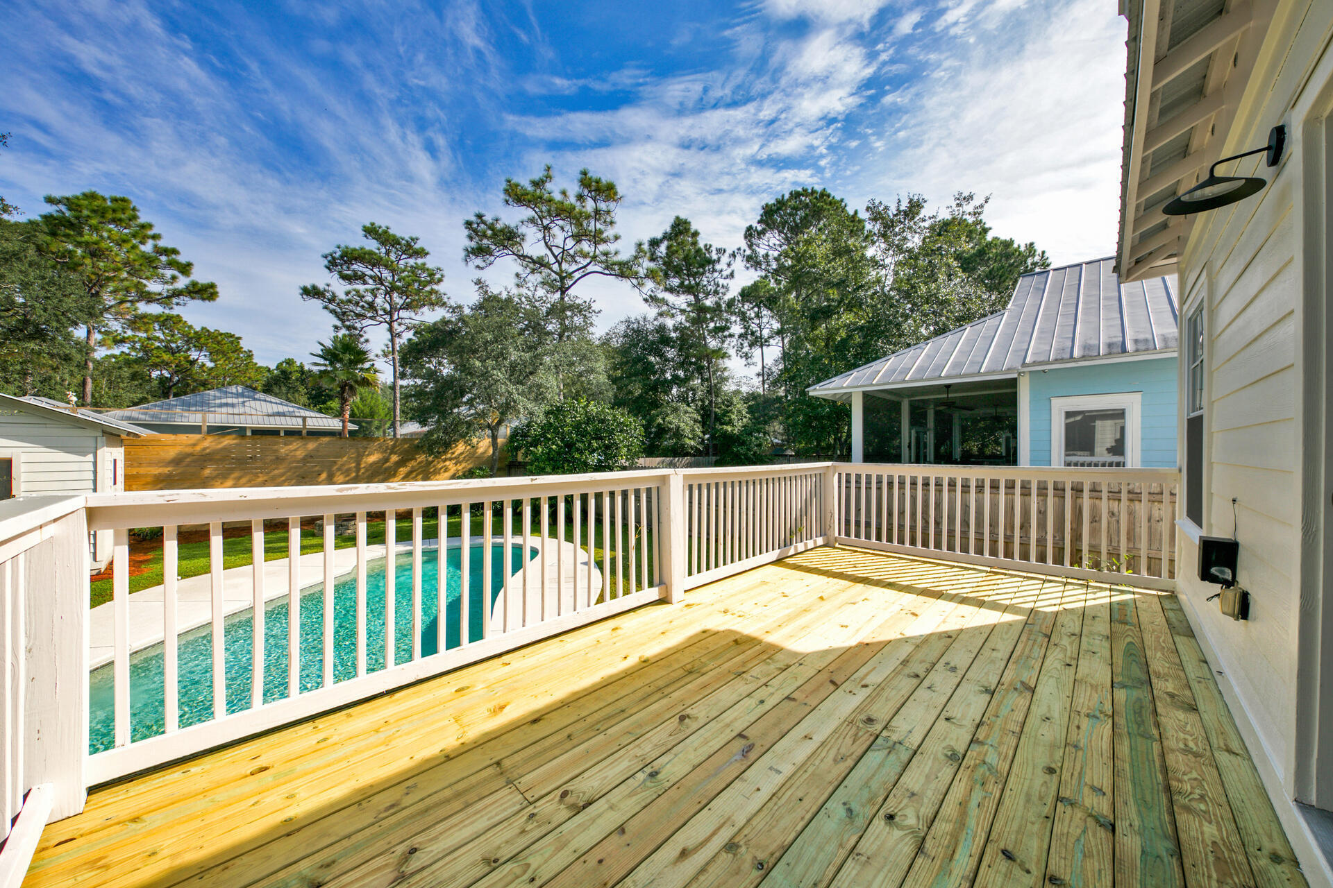 MAGNOLIA BEACH - Residential