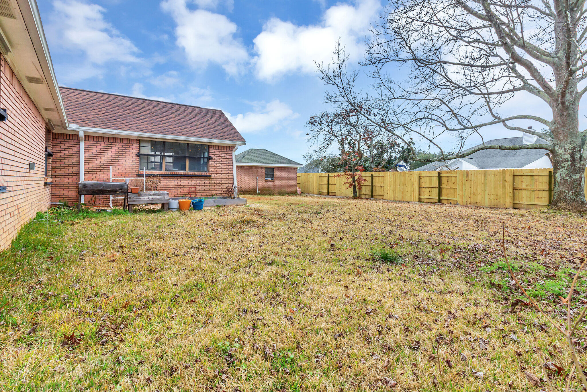 CASTELAR - Residential Lease