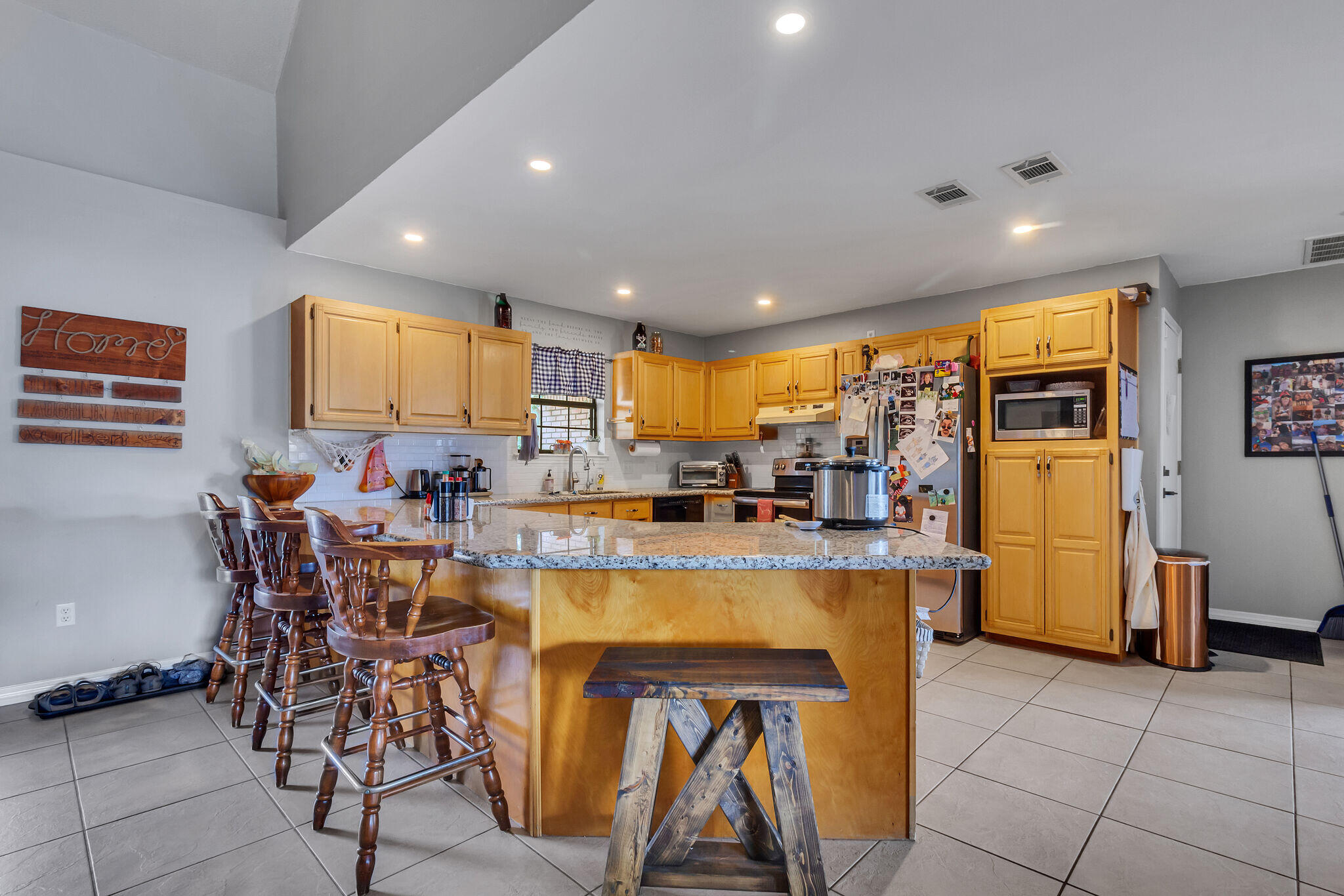 CASTELAR - Residential Lease