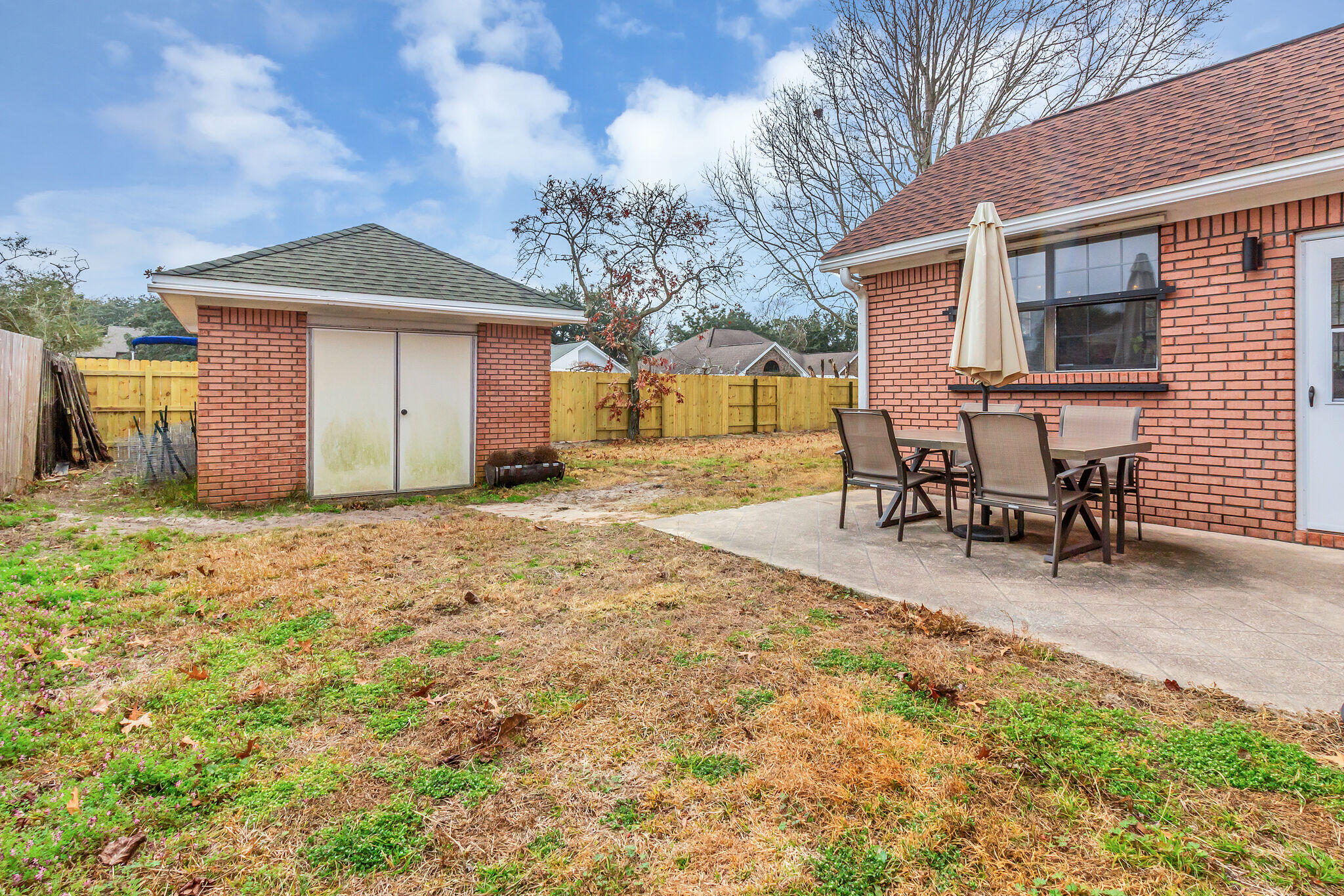 CASTELAR - Residential Lease