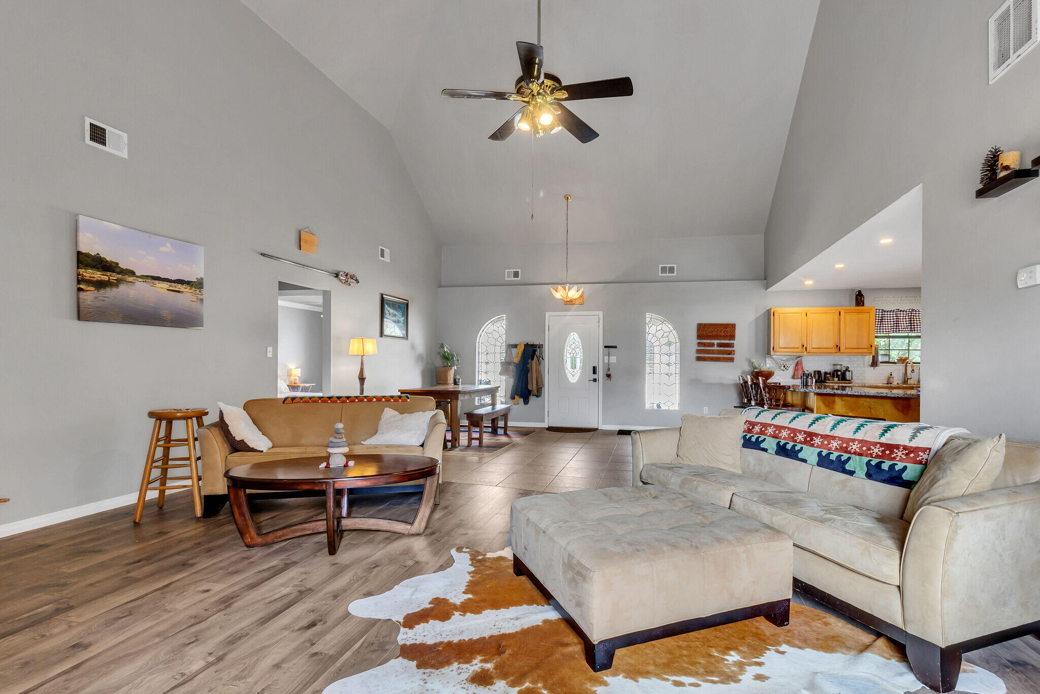 CASTELAR - Residential Lease