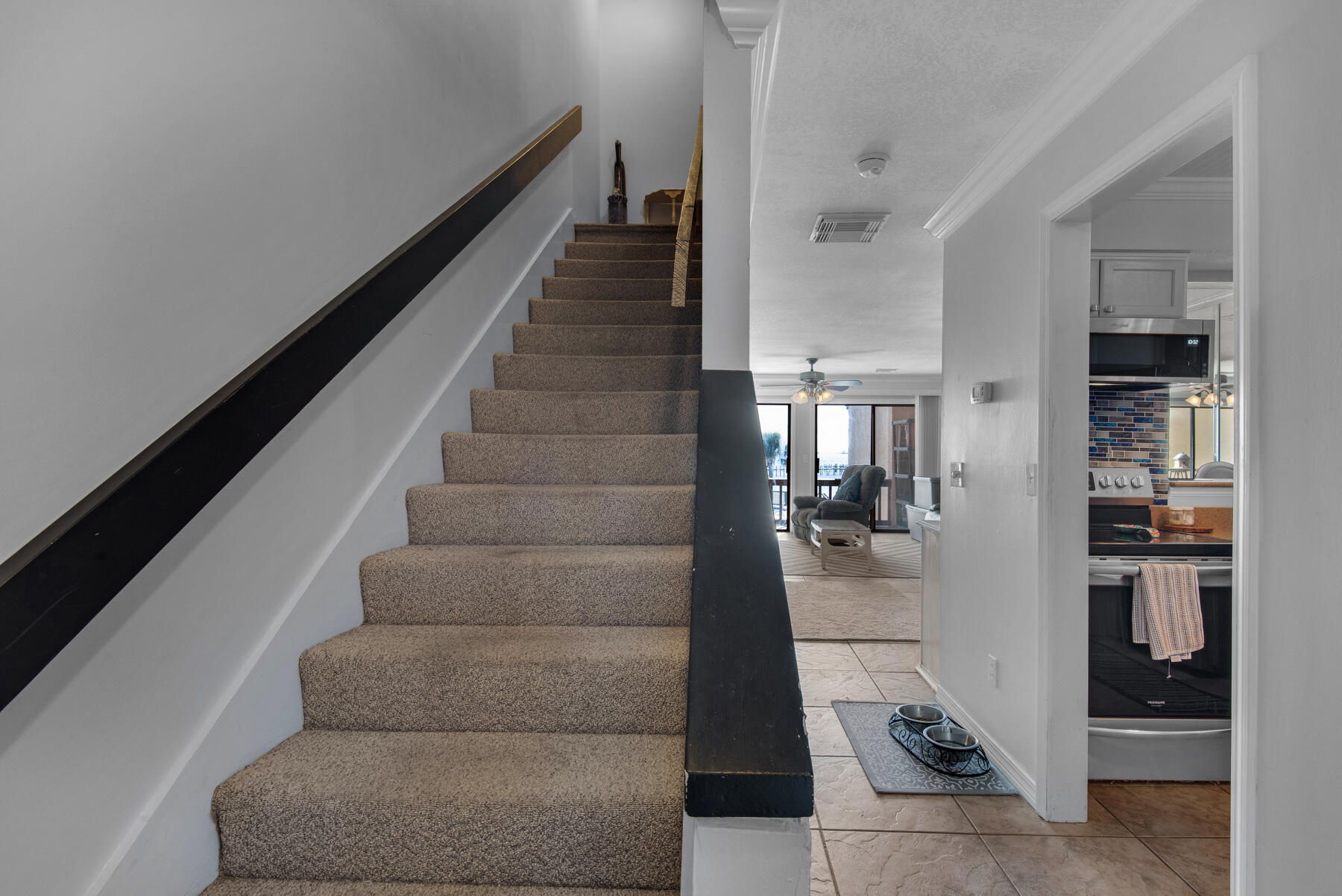 SAFE HARBOUR VILLAGE CONDO - Residential