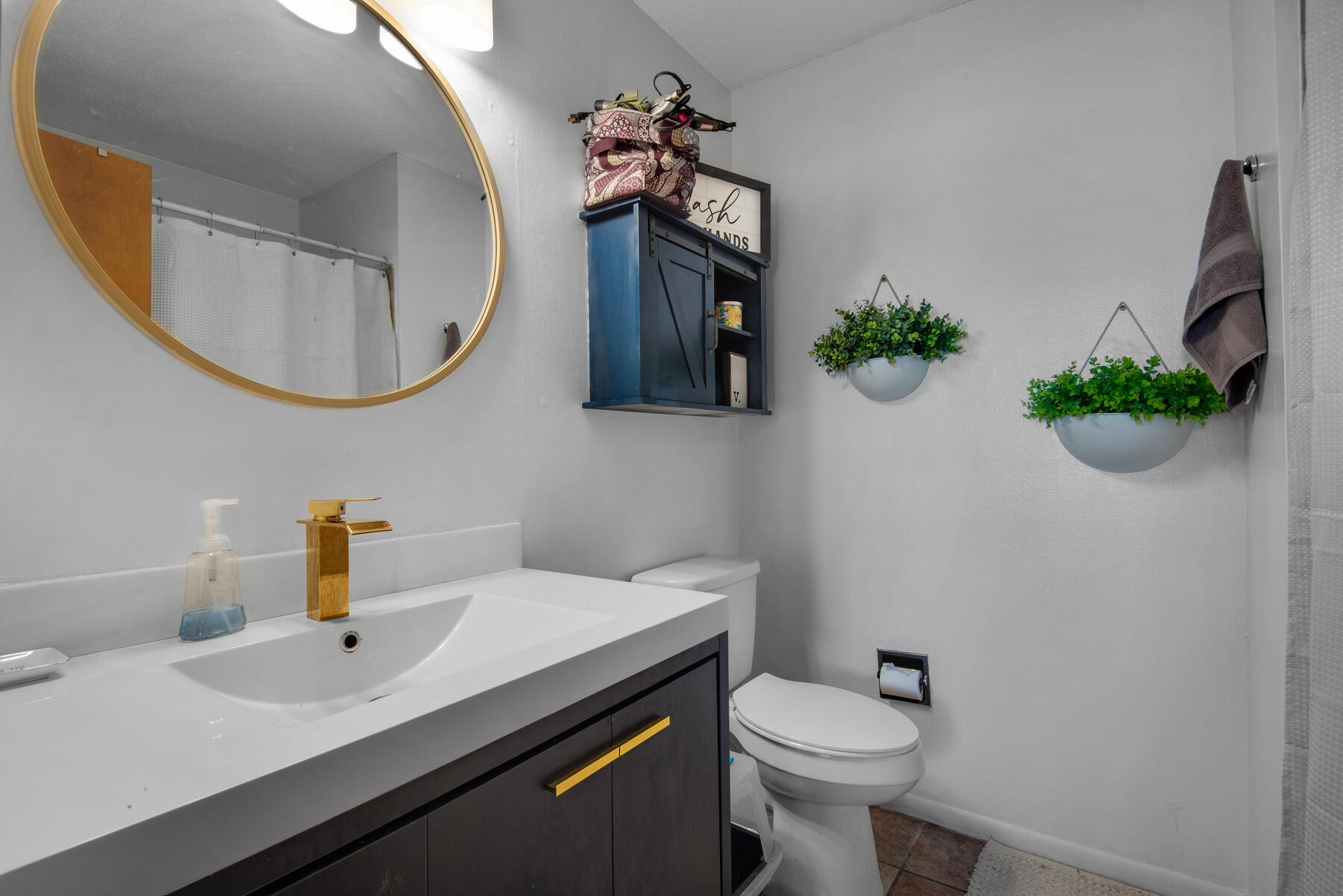 SAFE HARBOUR VILLAGE CONDO - Residential