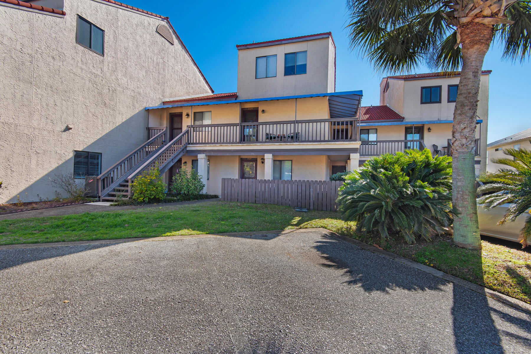 SAFE HARBOUR VILLAGE CONDO - Residential