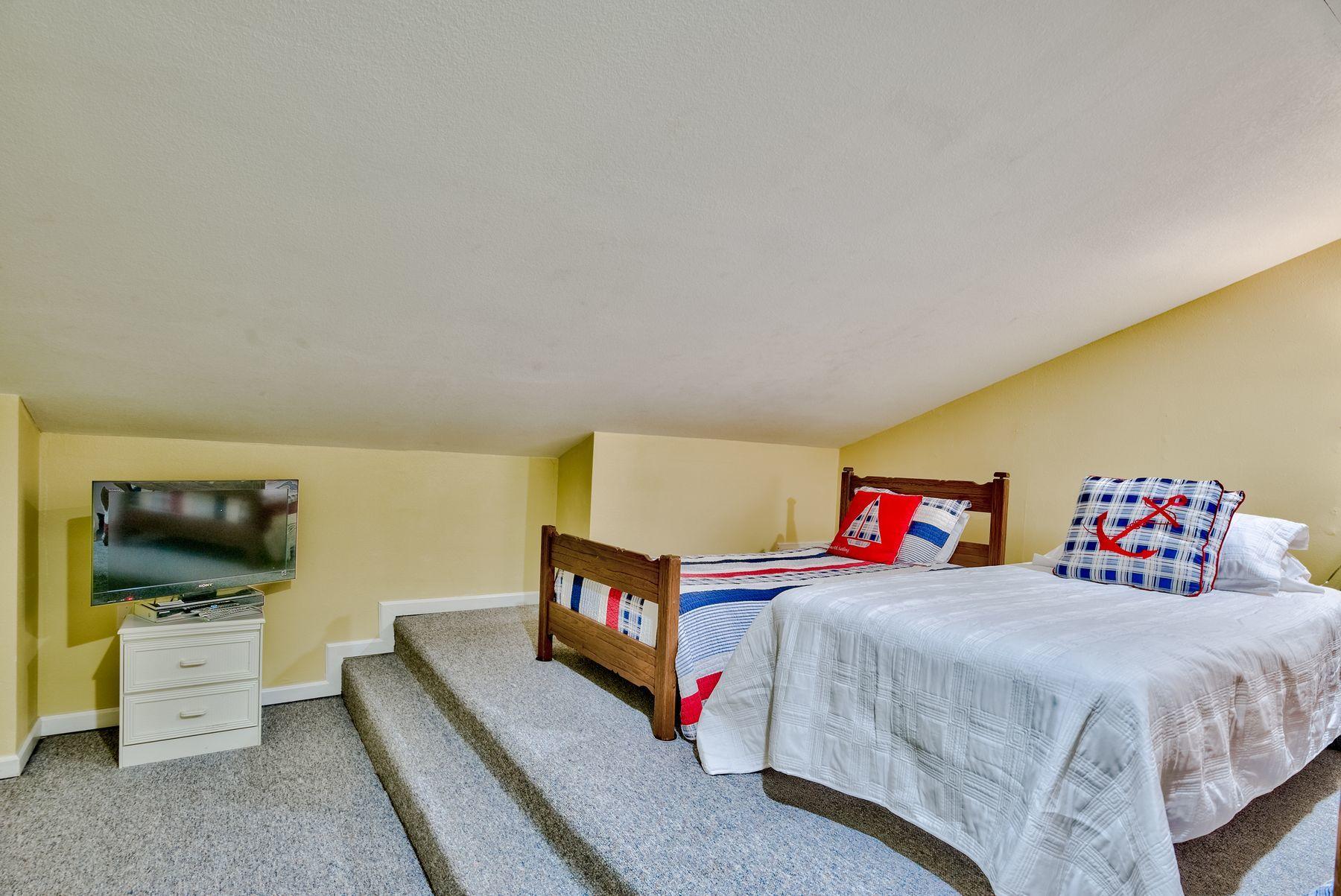 BLUE TIDE CONDO - Residential