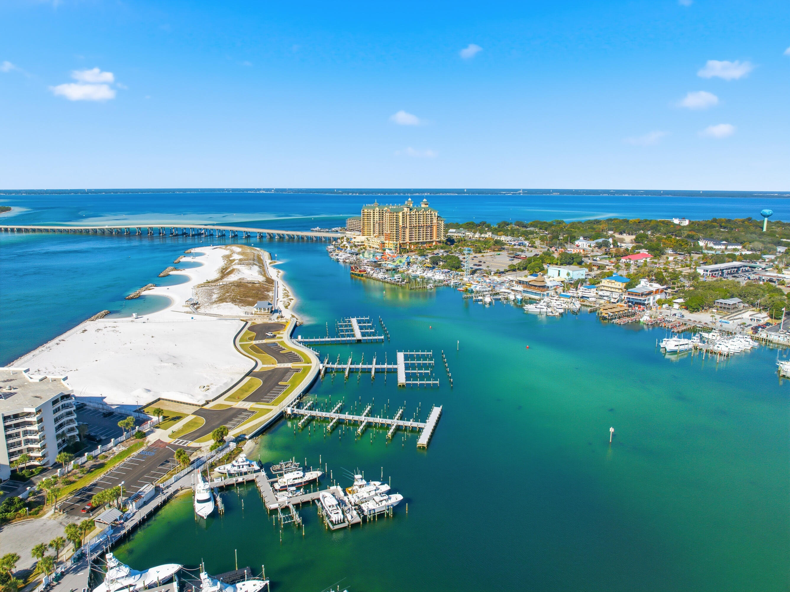 ISLA BLANCA T/H - Residential