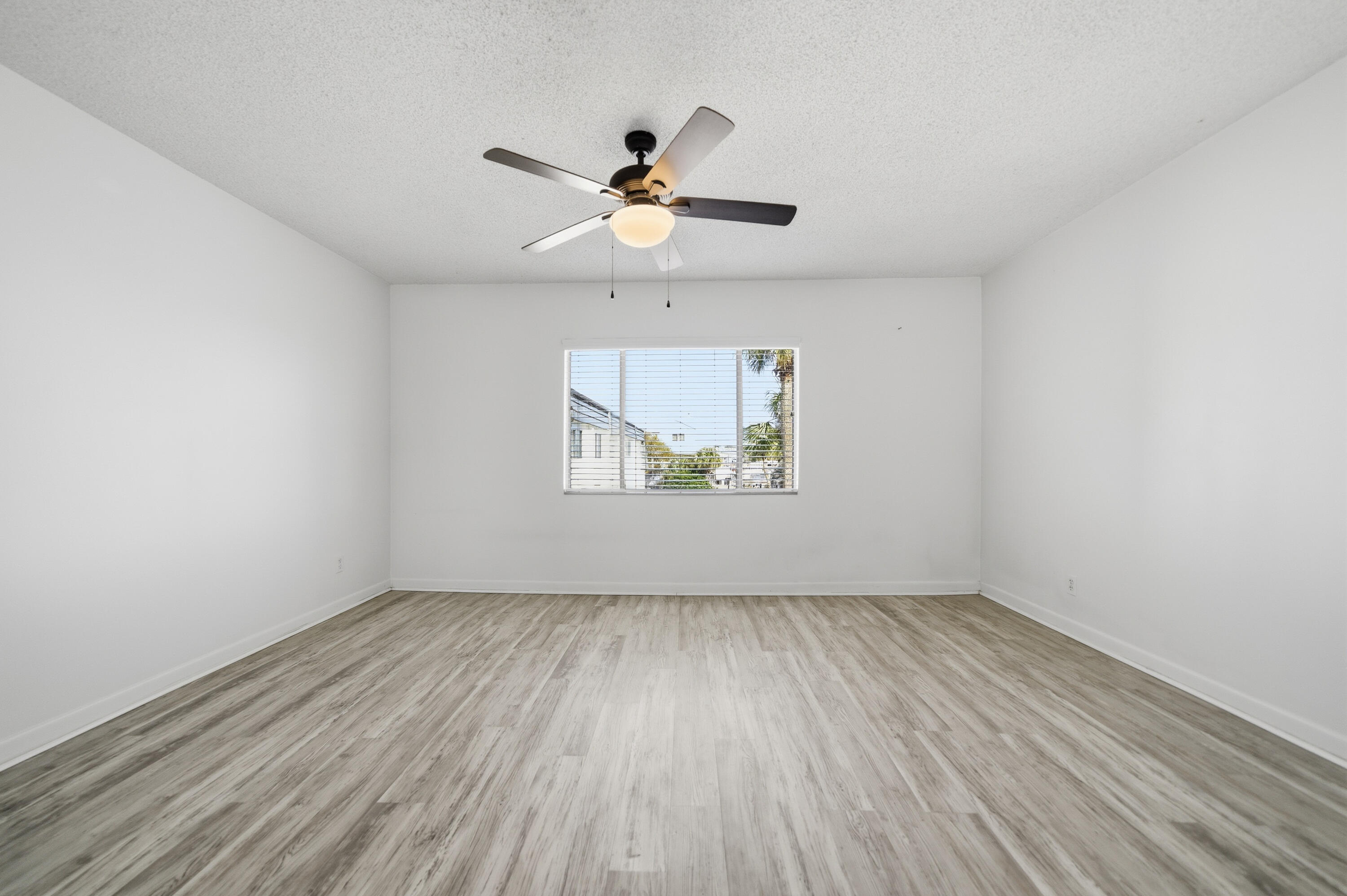 ISLA BLANCA T/H - Residential