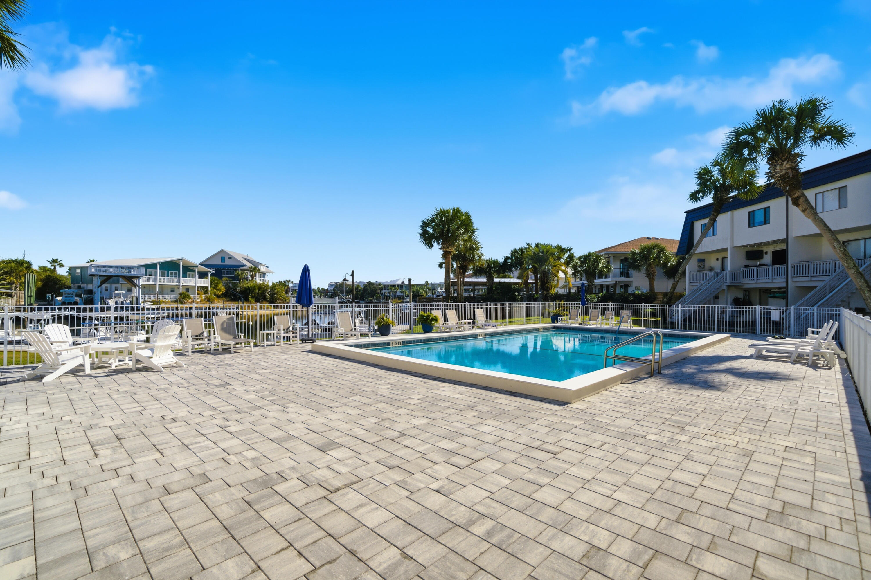 ISLA BLANCA T/H - Residential