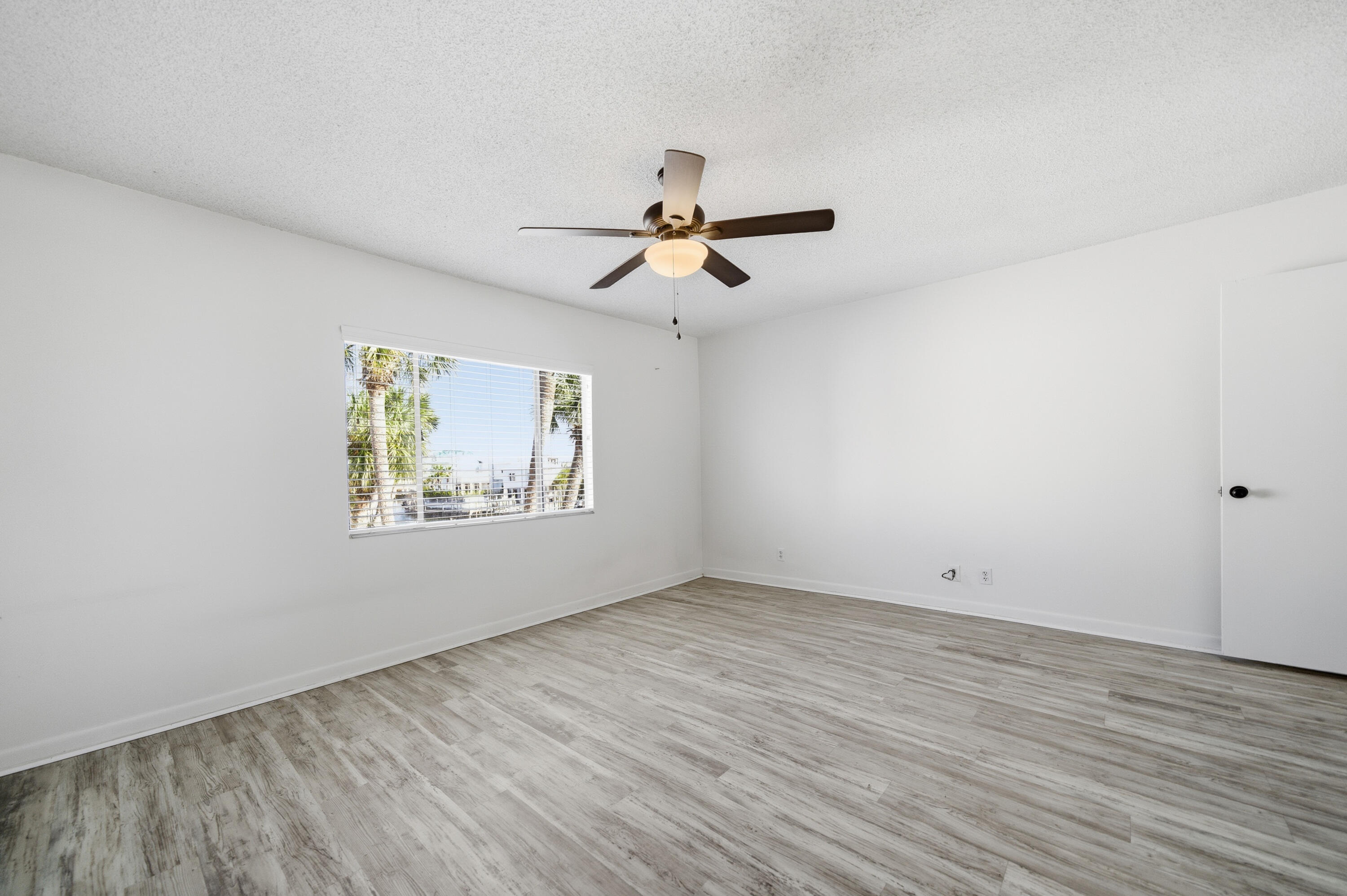 ISLA BLANCA T/H - Residential