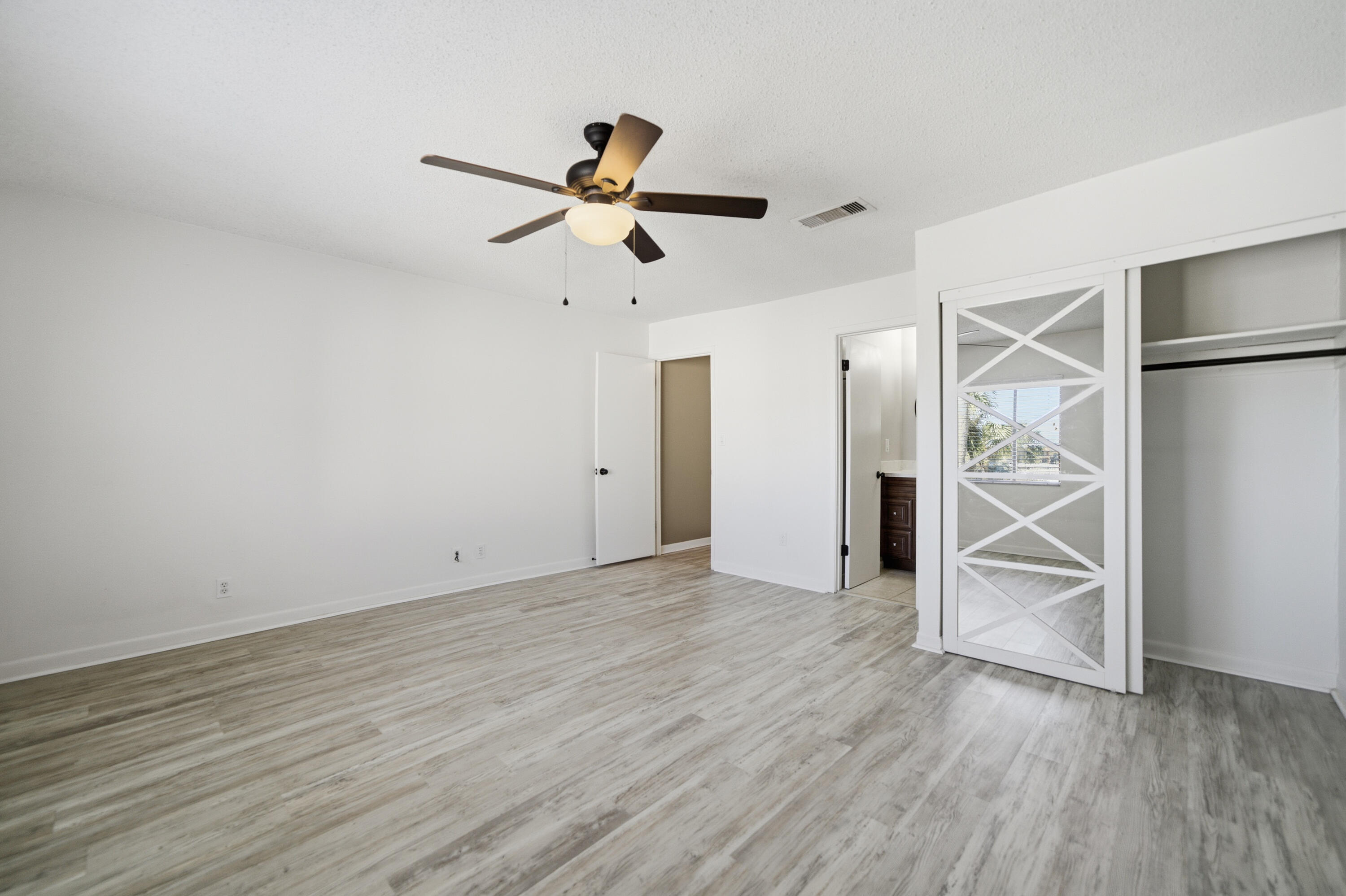 ISLA BLANCA T/H - Residential