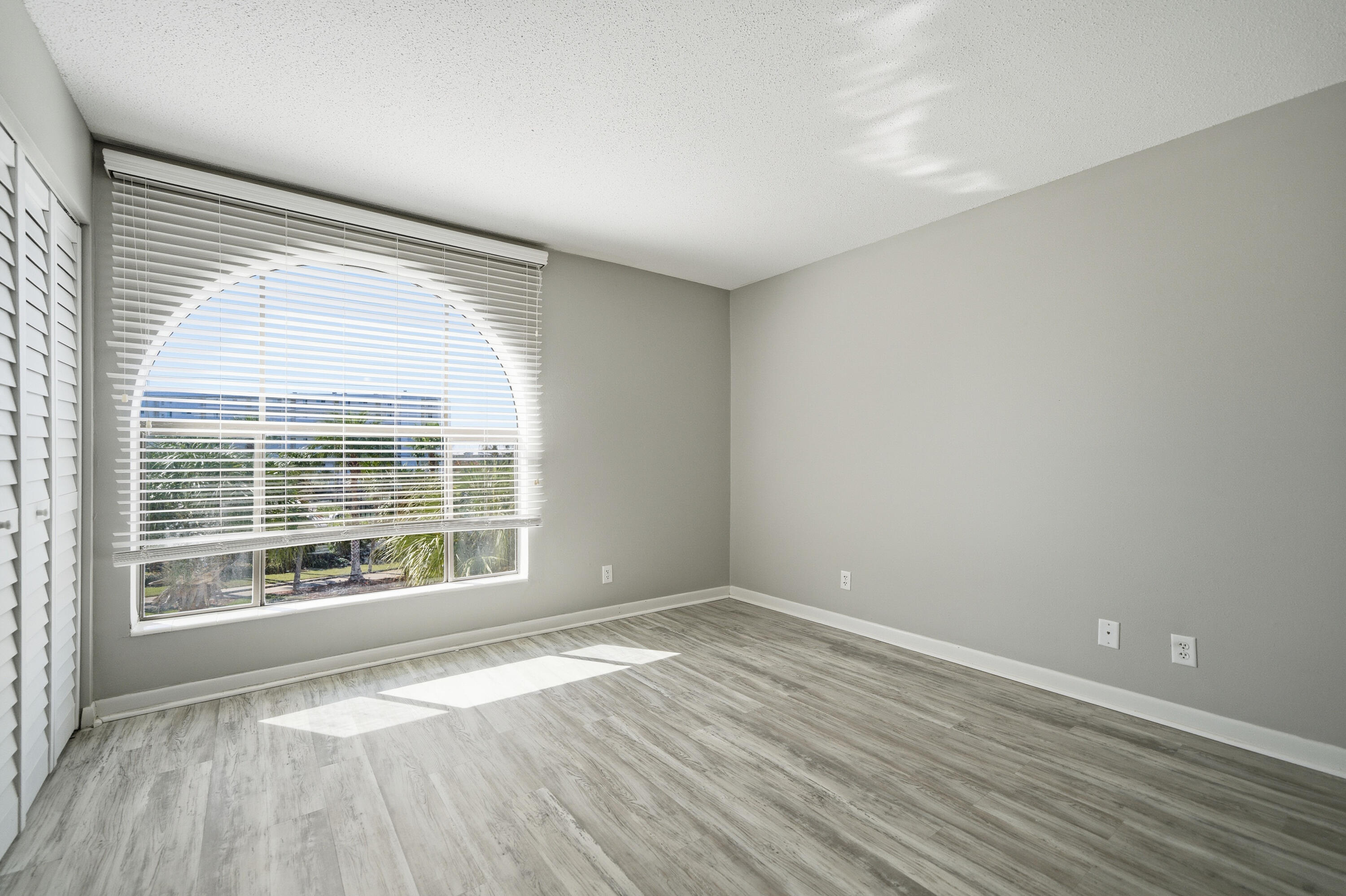 ISLA BLANCA T/H - Residential