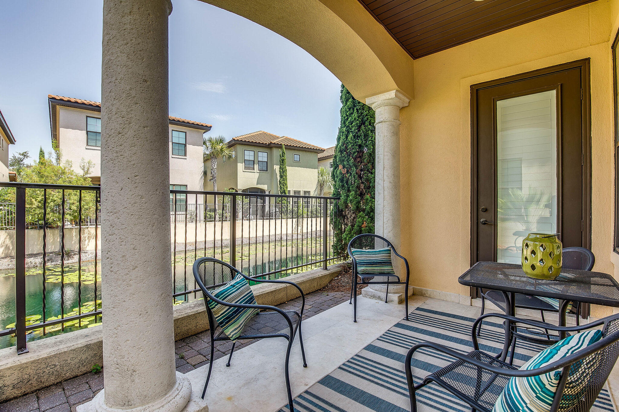 VILLA LAGO - Residential