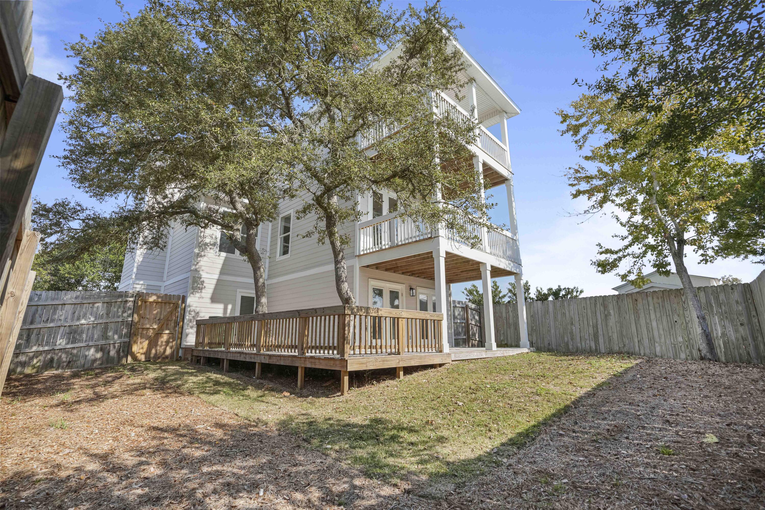 RIVIERA BEACH - Residential