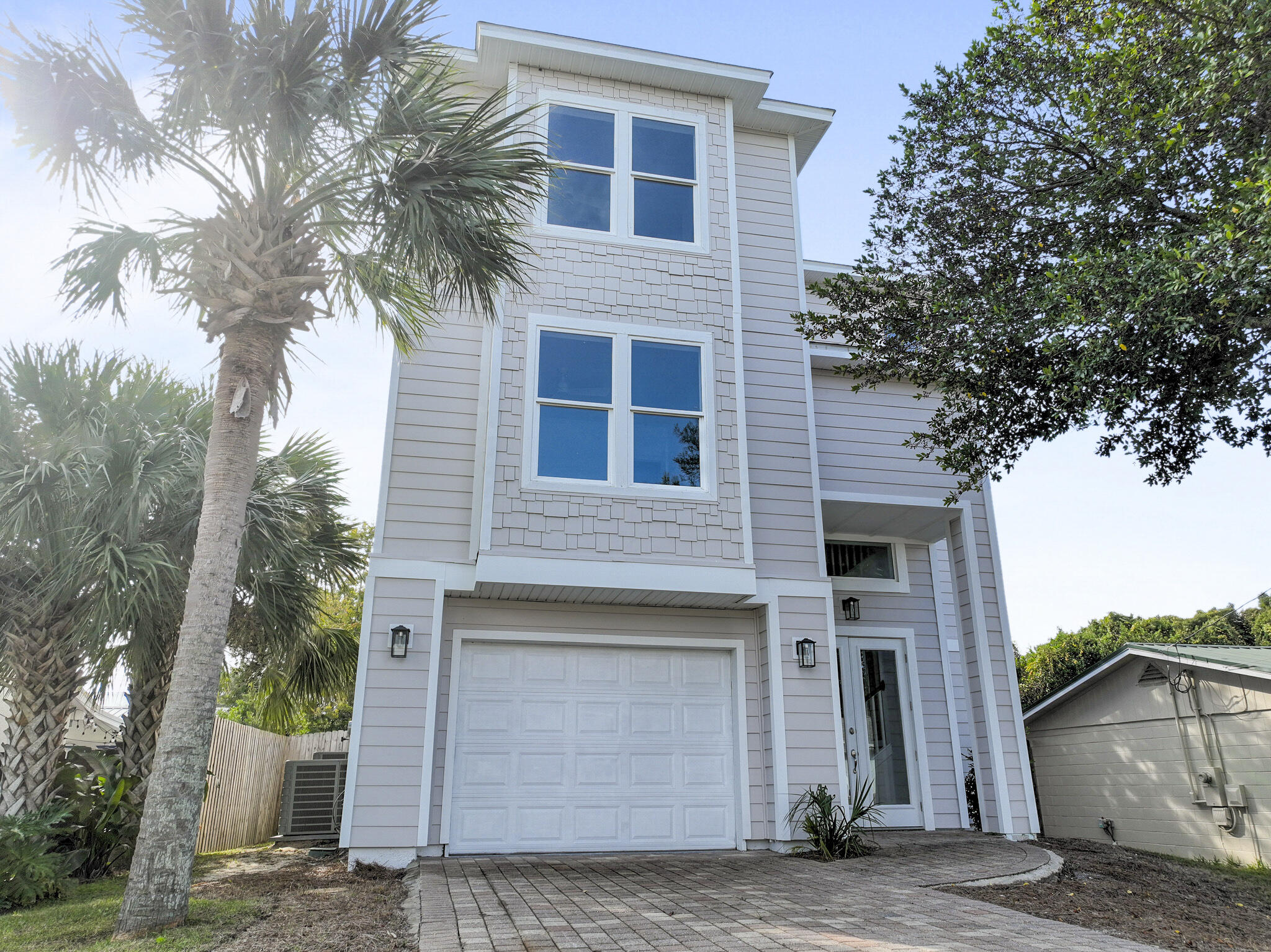 RIVIERA BEACH - Residential