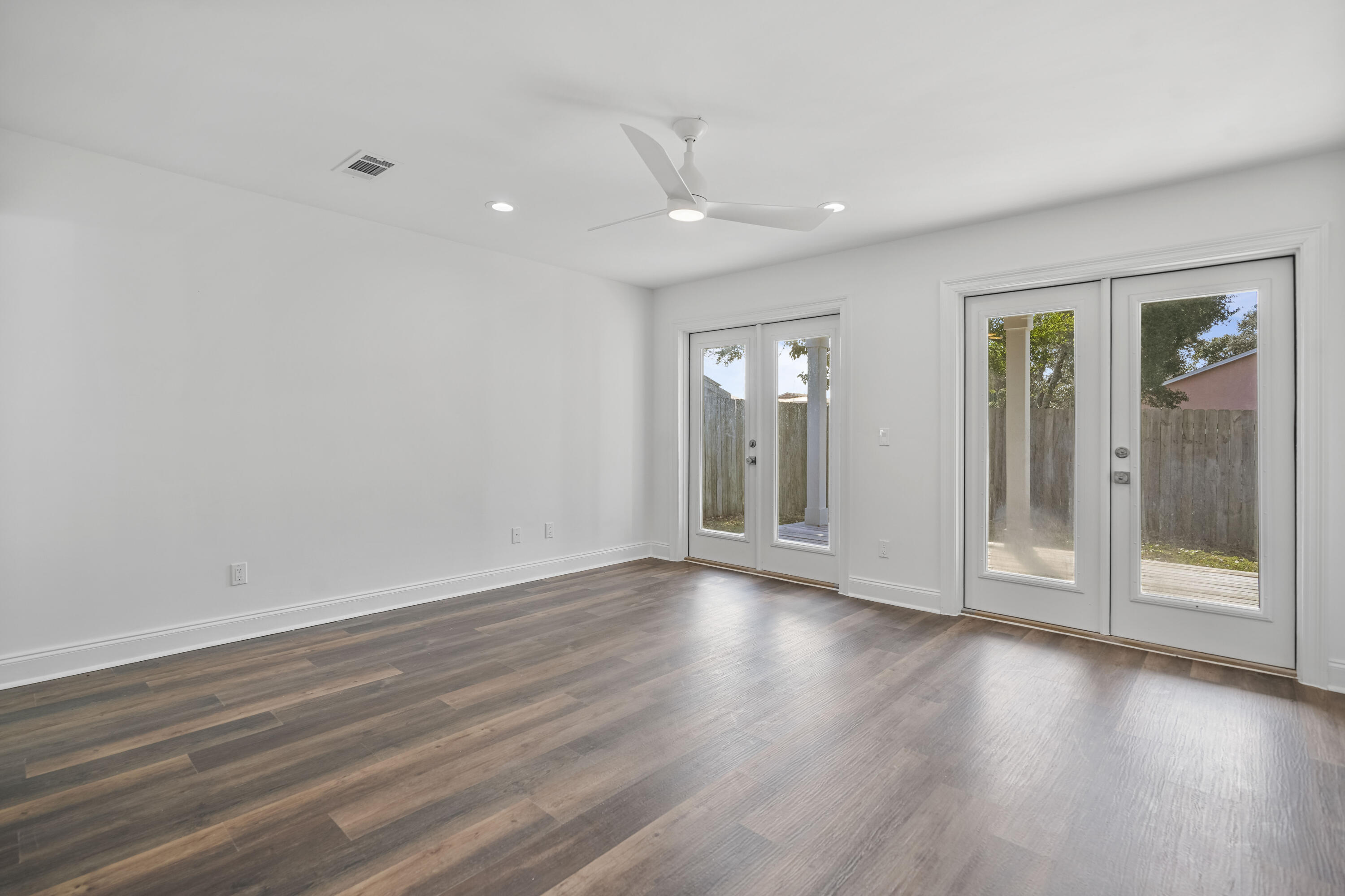 RIVIERA BEACH - Residential