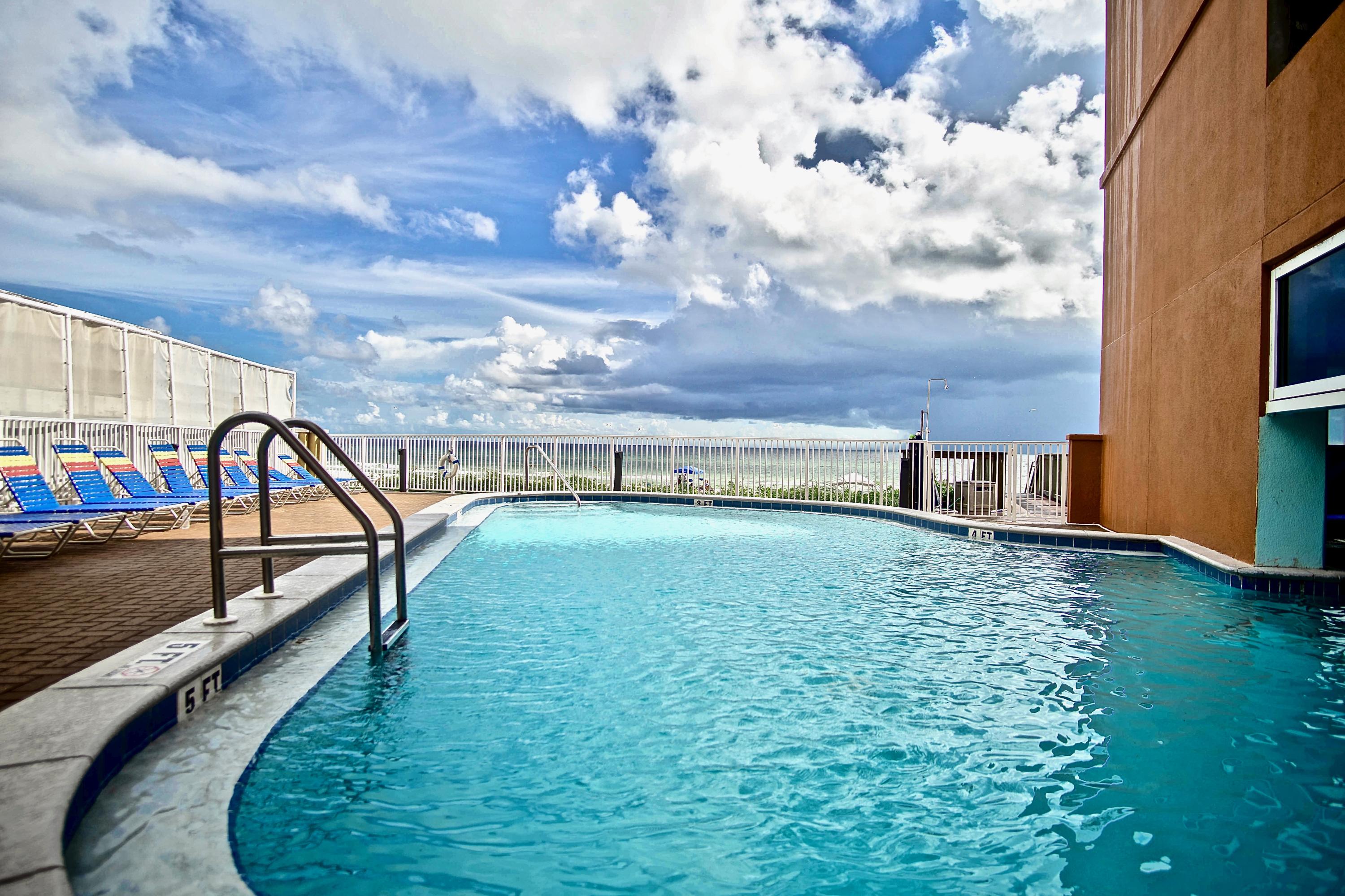 TROPIC WINDS - Residential