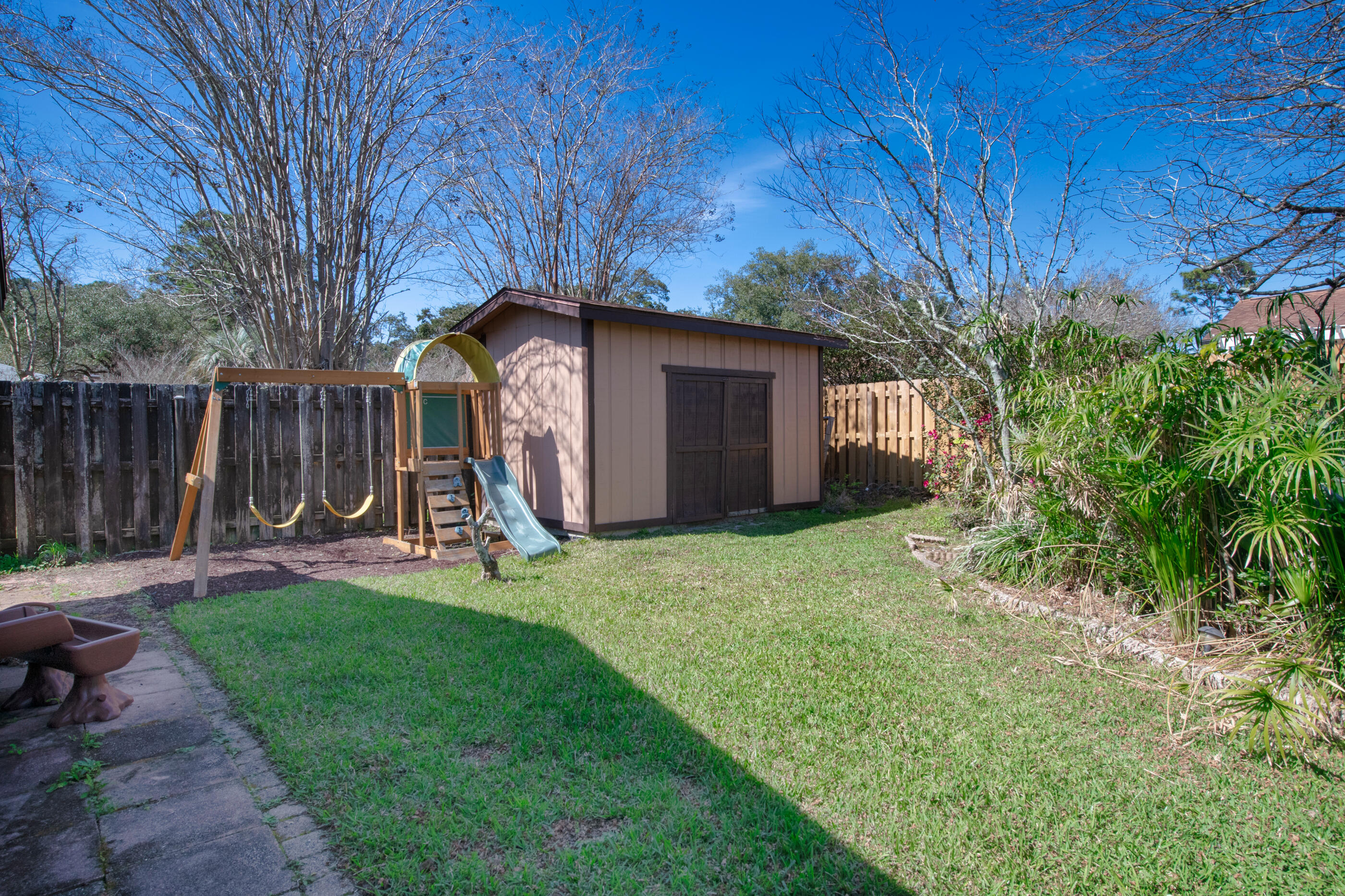 TANGLEWOOD S/D 1ST ADDN - Residential