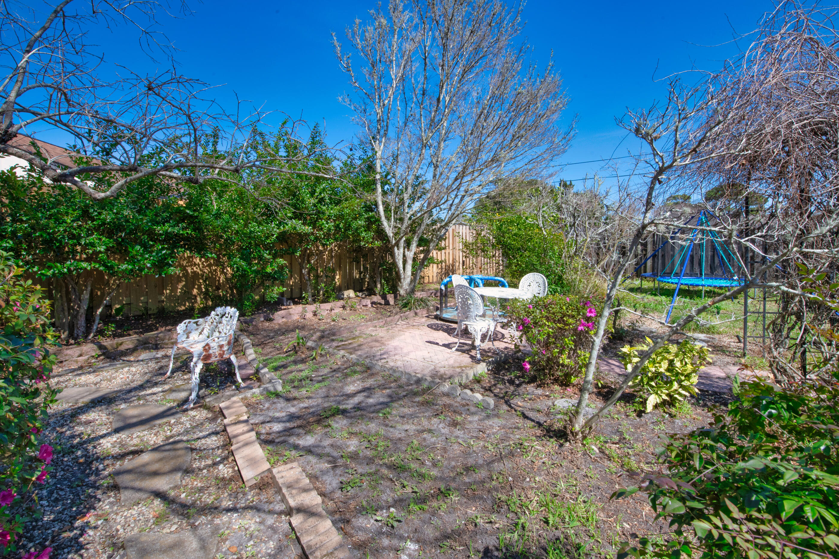 TANGLEWOOD S/D 1ST ADDN - Residential