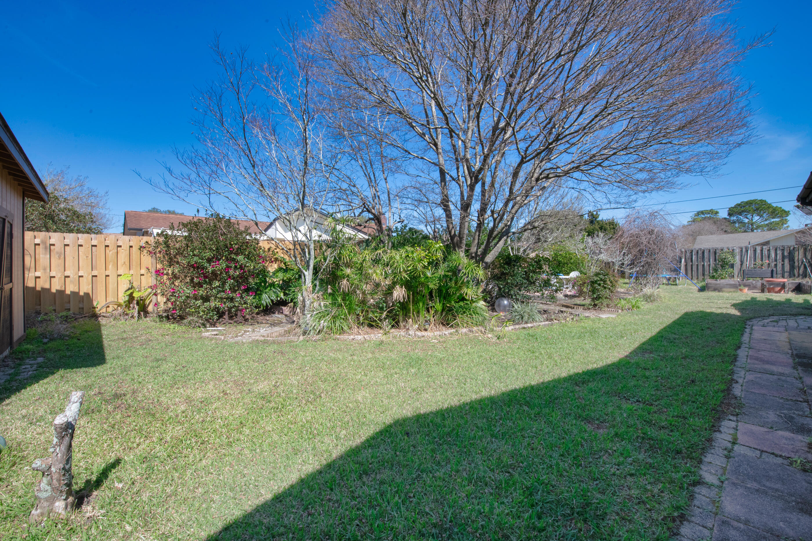 TANGLEWOOD S/D 1ST ADDN - Residential