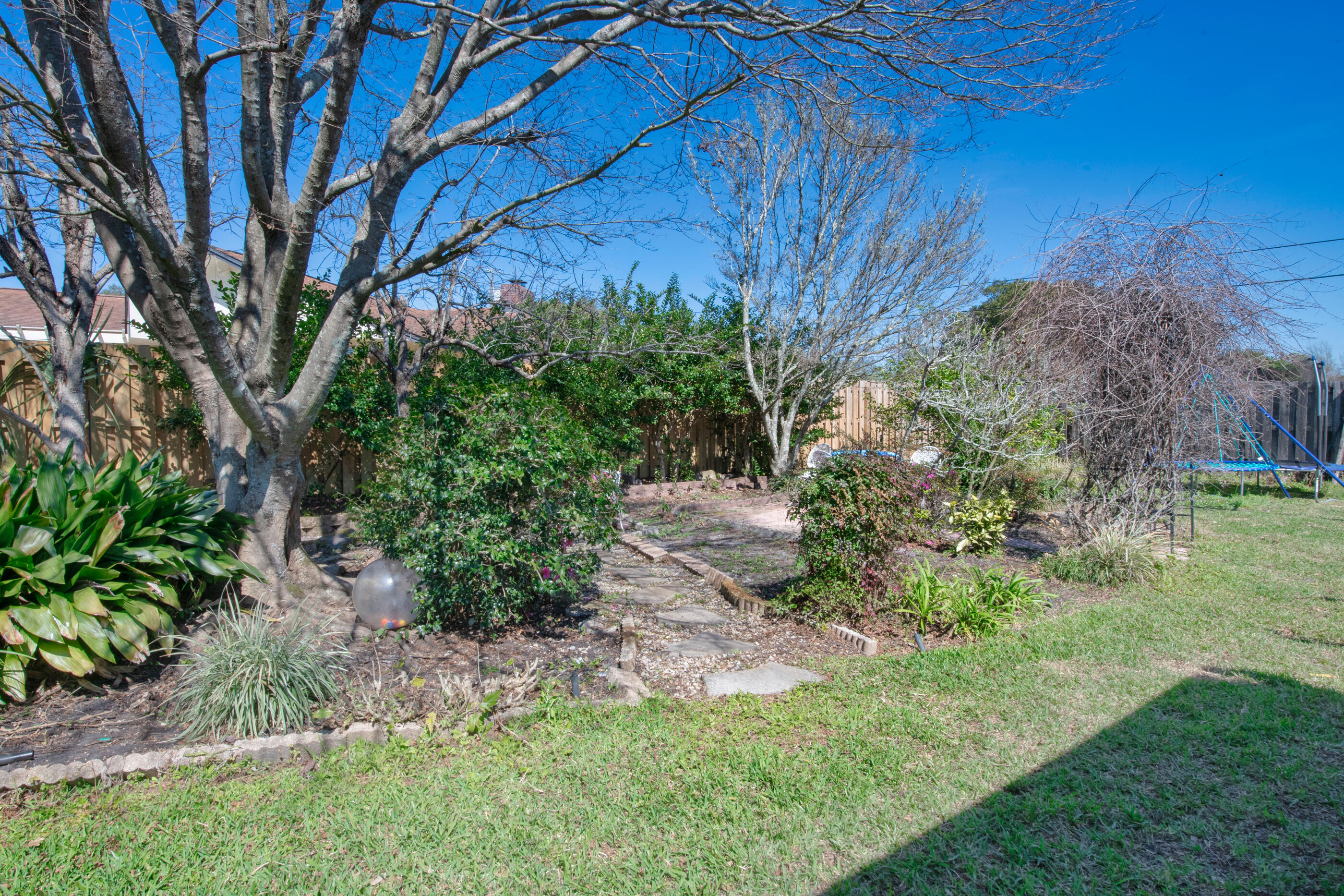 TANGLEWOOD S/D 1ST ADDN - Residential
